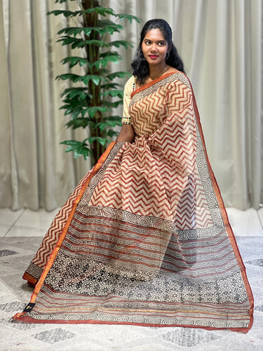 Zigzag Print With Zari Border Detailed Kota Saree | VFC490