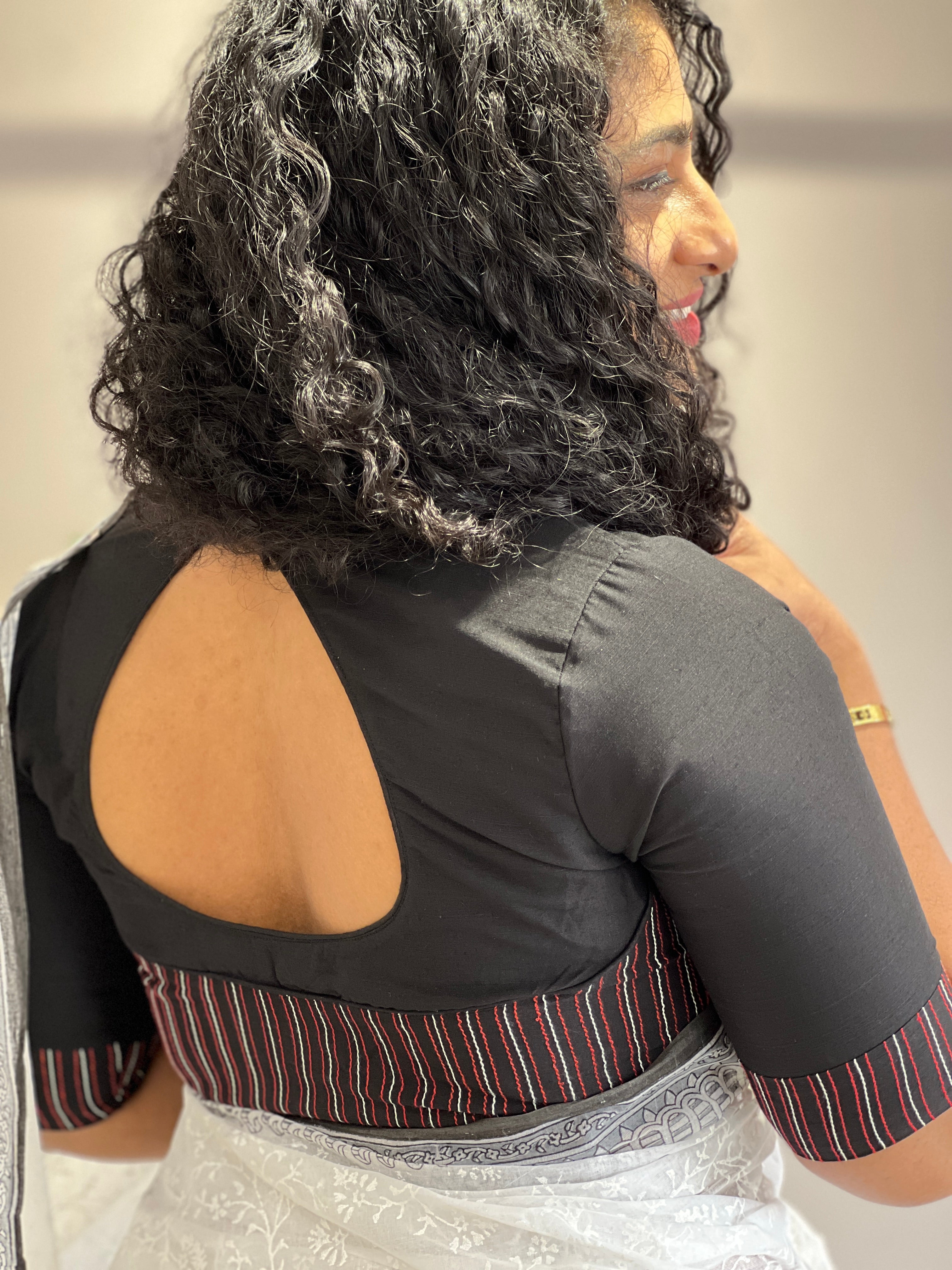 Emboridery Detailing Cotton Blouse | IT135