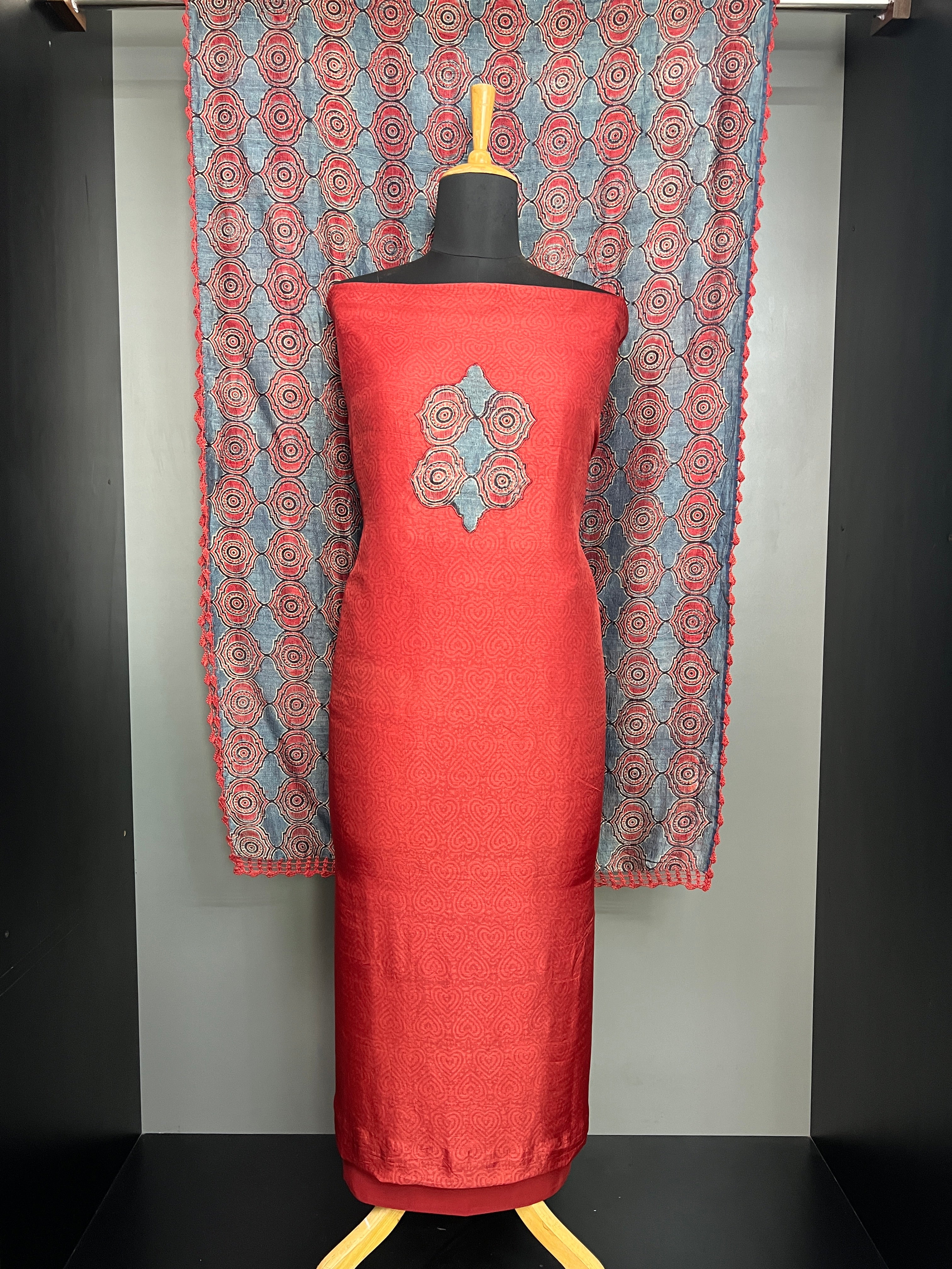 Applique Detailed Tussar Salwar Set | JSC534