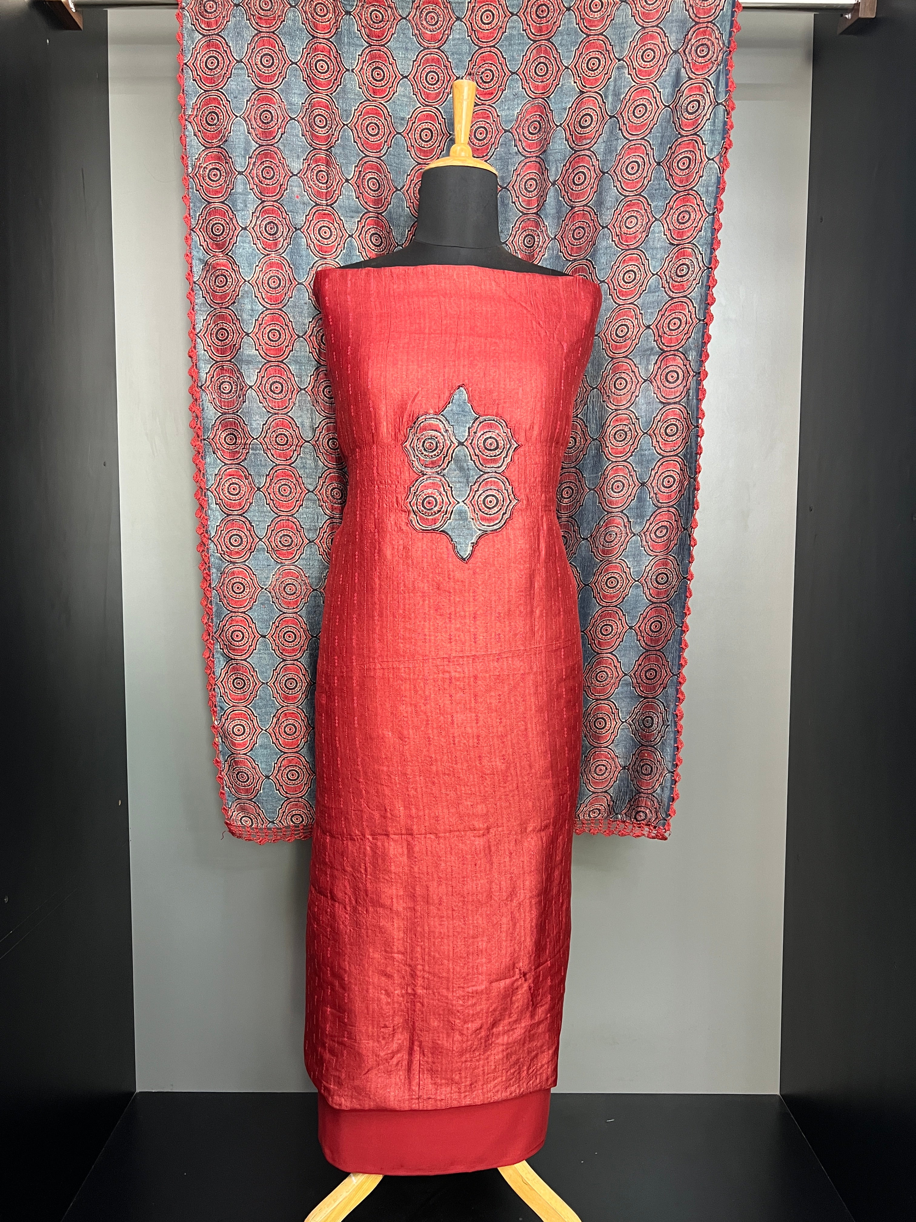 Applique Detailed Tussar Salwar Set | JSC550