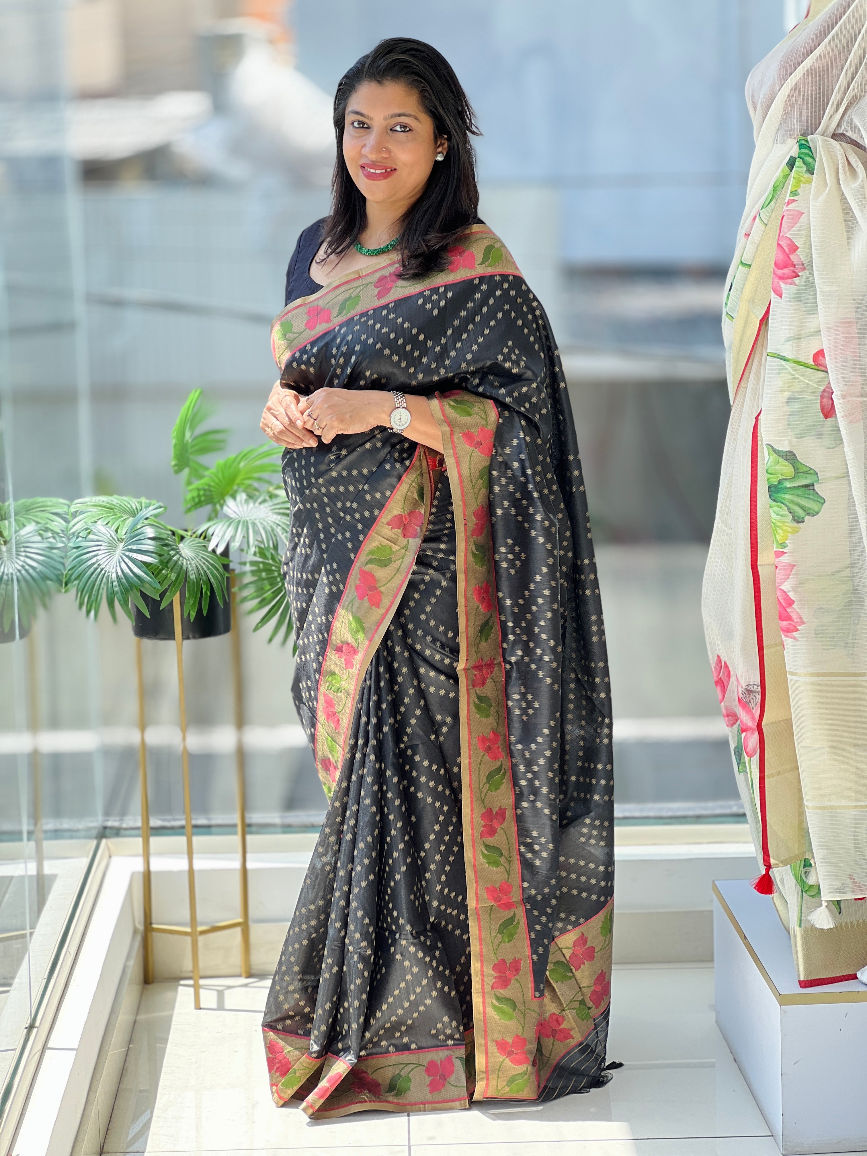 Antique Zari & Floral Weaved Semi Silk Saree | SSN362