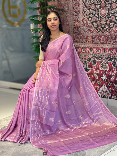 Zari & Thread Woven Floral Patterned Banarasi Silk Saree | NN313