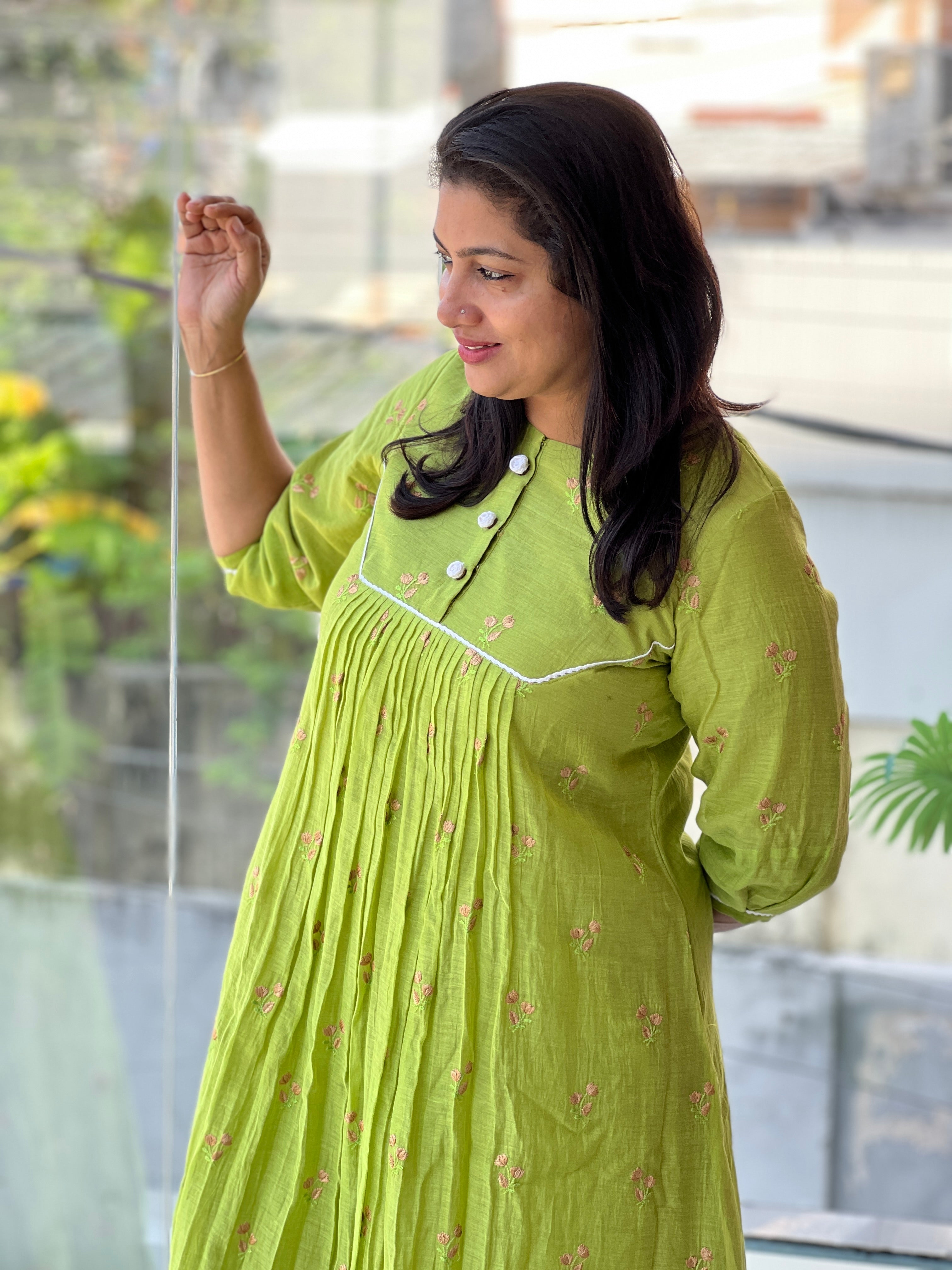 Floral Embroidery Detailed Mul Chanderi Kurta Set | DN786