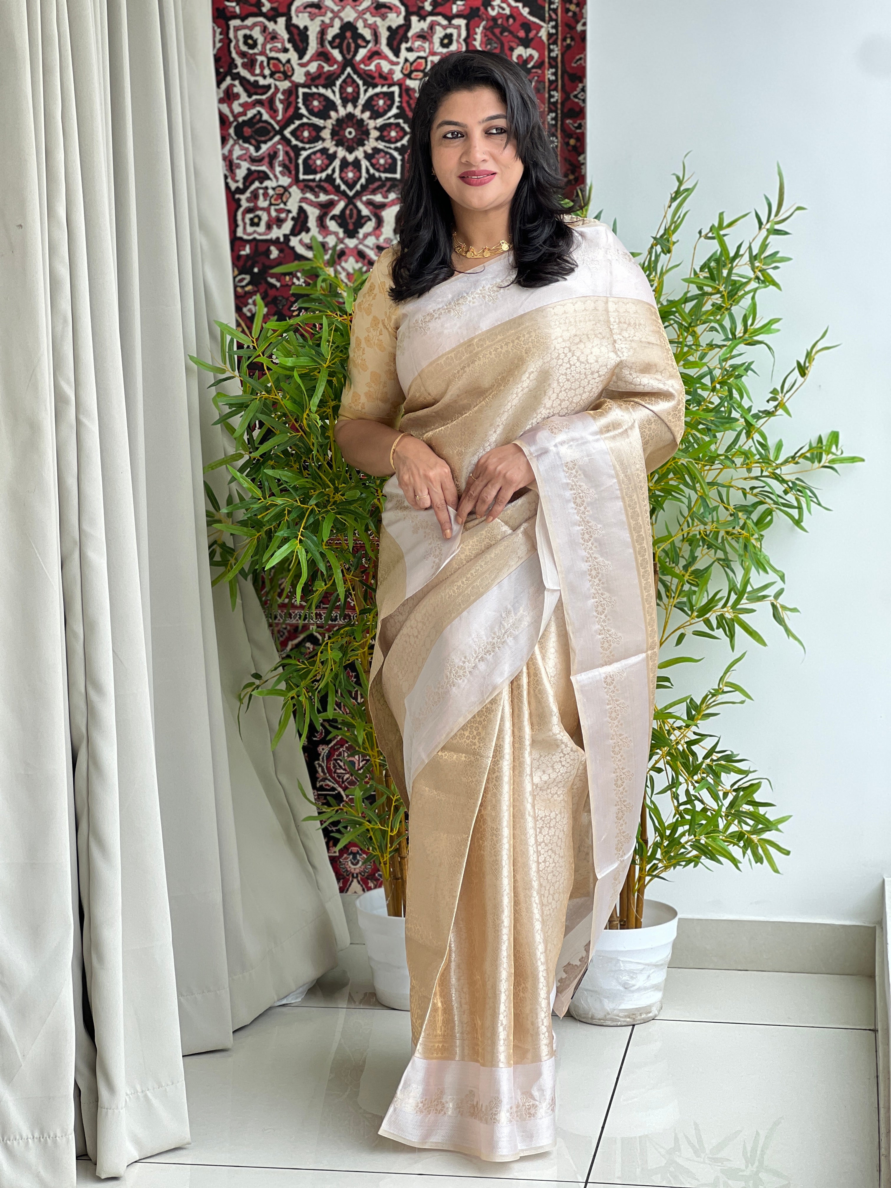 Embroidered Woven Pure Organza Saree | KMM152