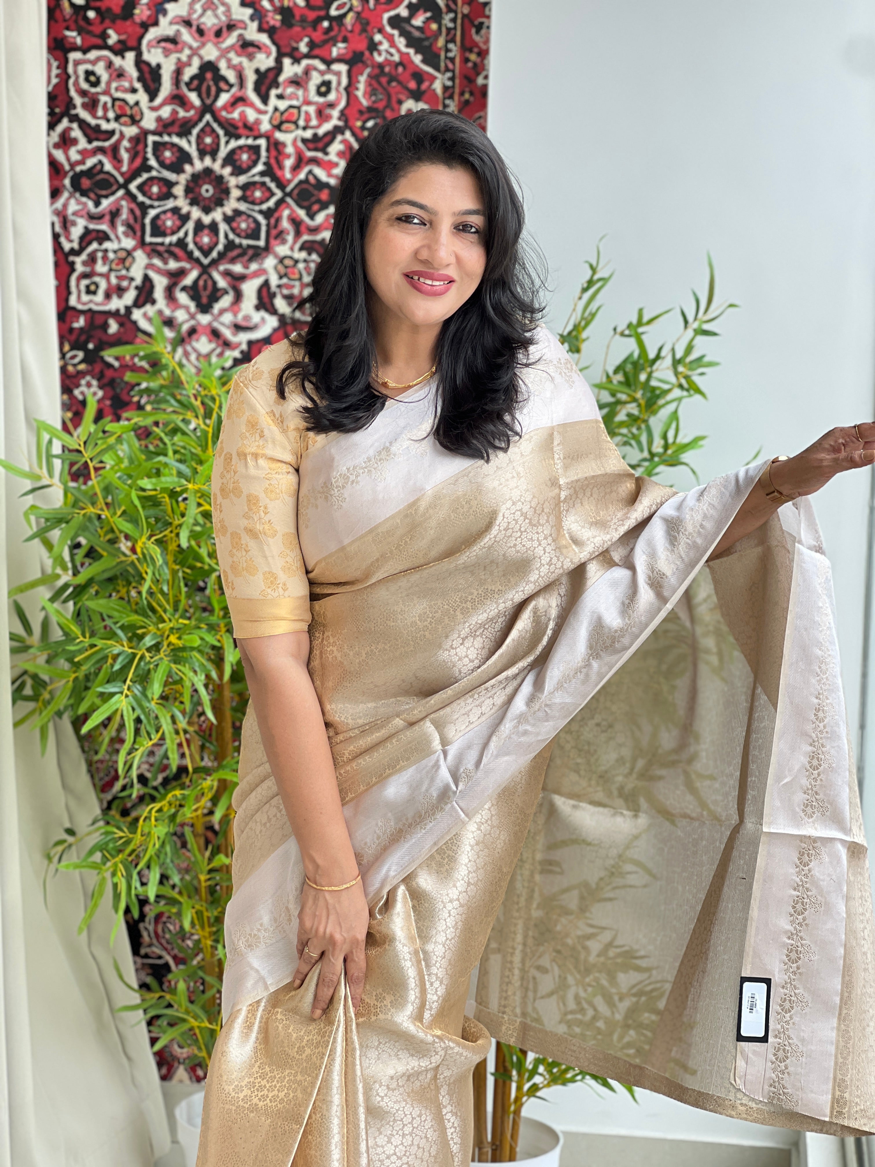 Embroidered Woven Pure Organza Saree | KMM152