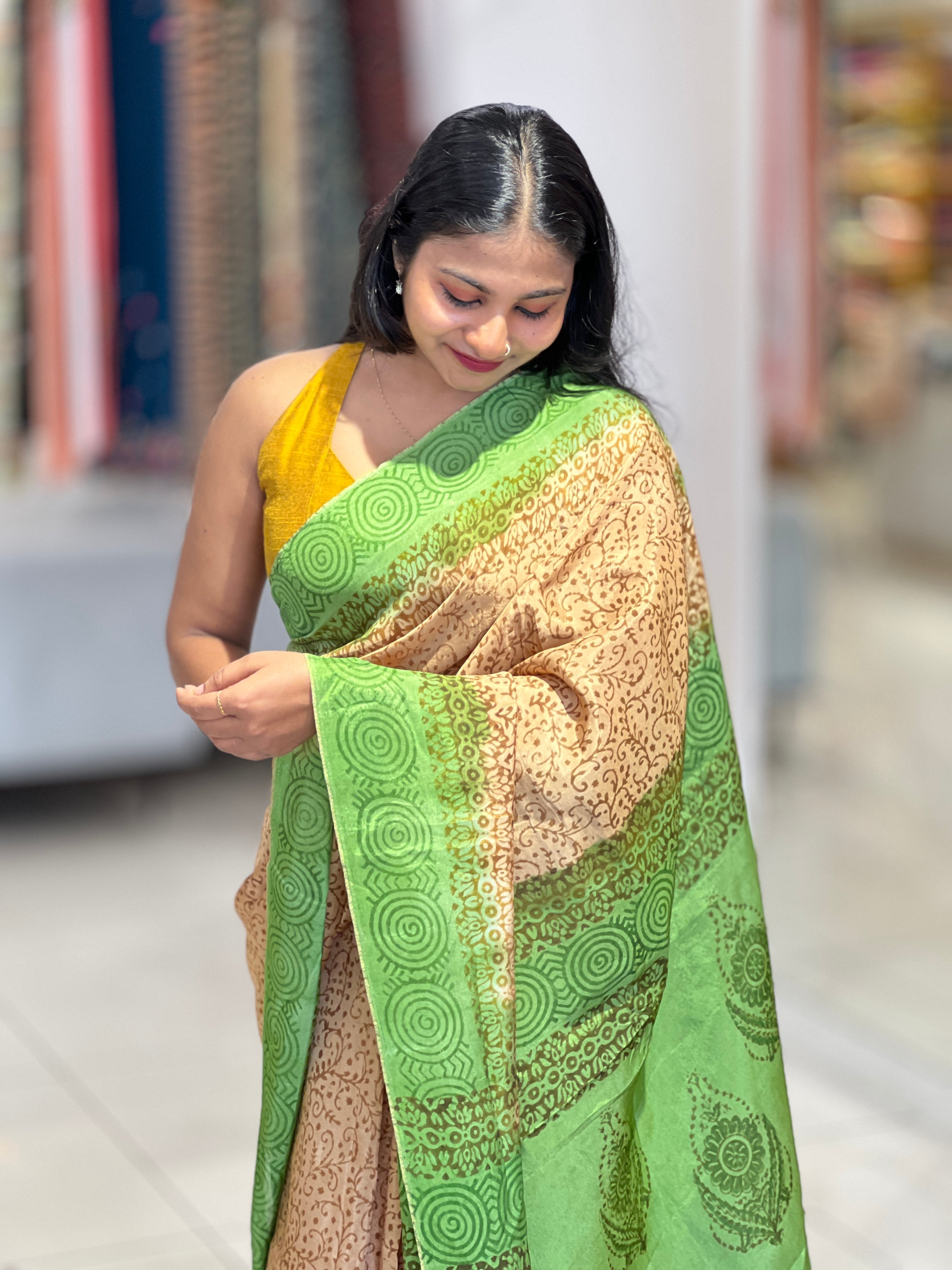 Jaal Patterned Uppada Silk Saree | SF1306