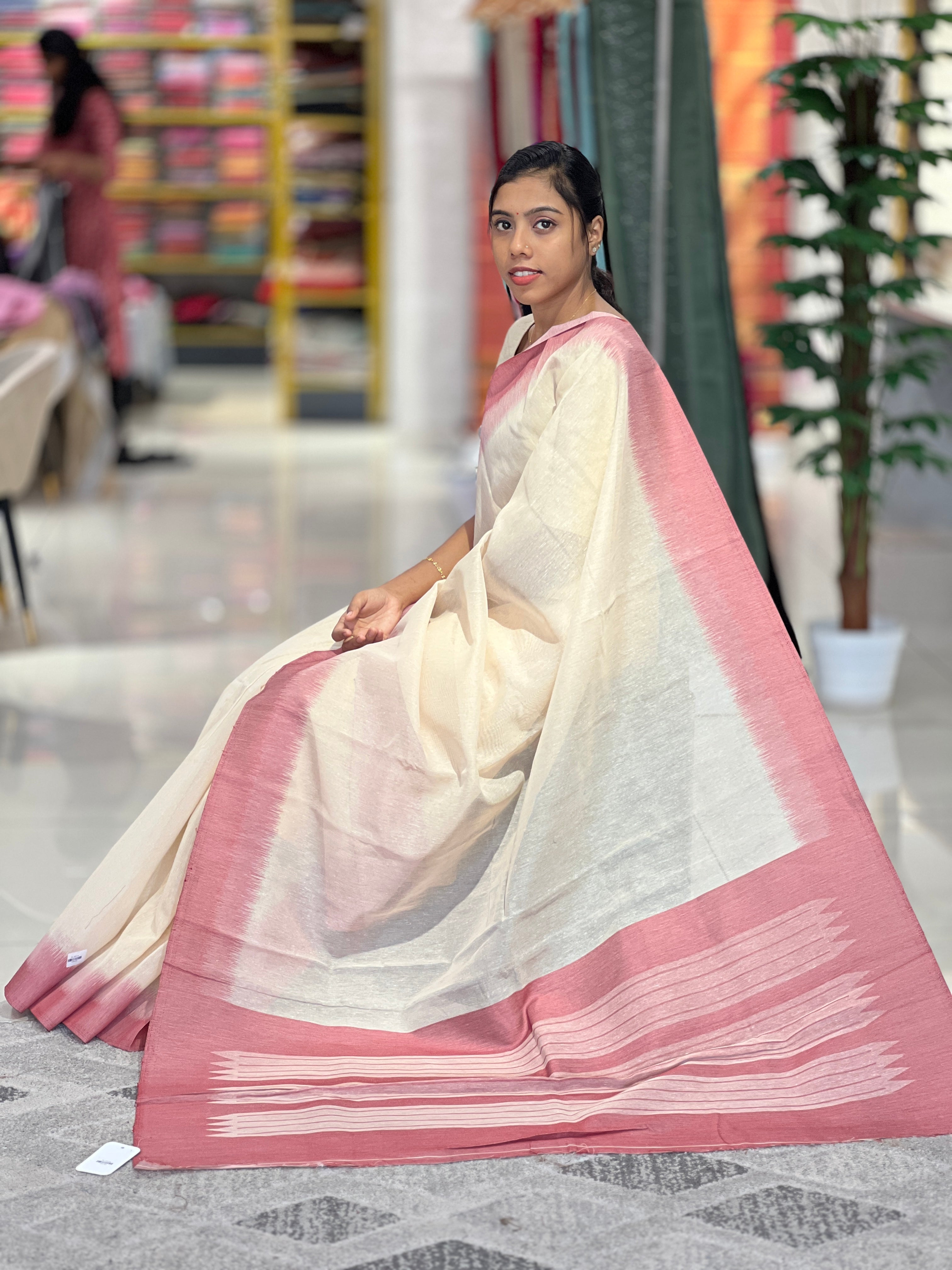 Contrast Border Detailed Linen Finish Saree | VDA163