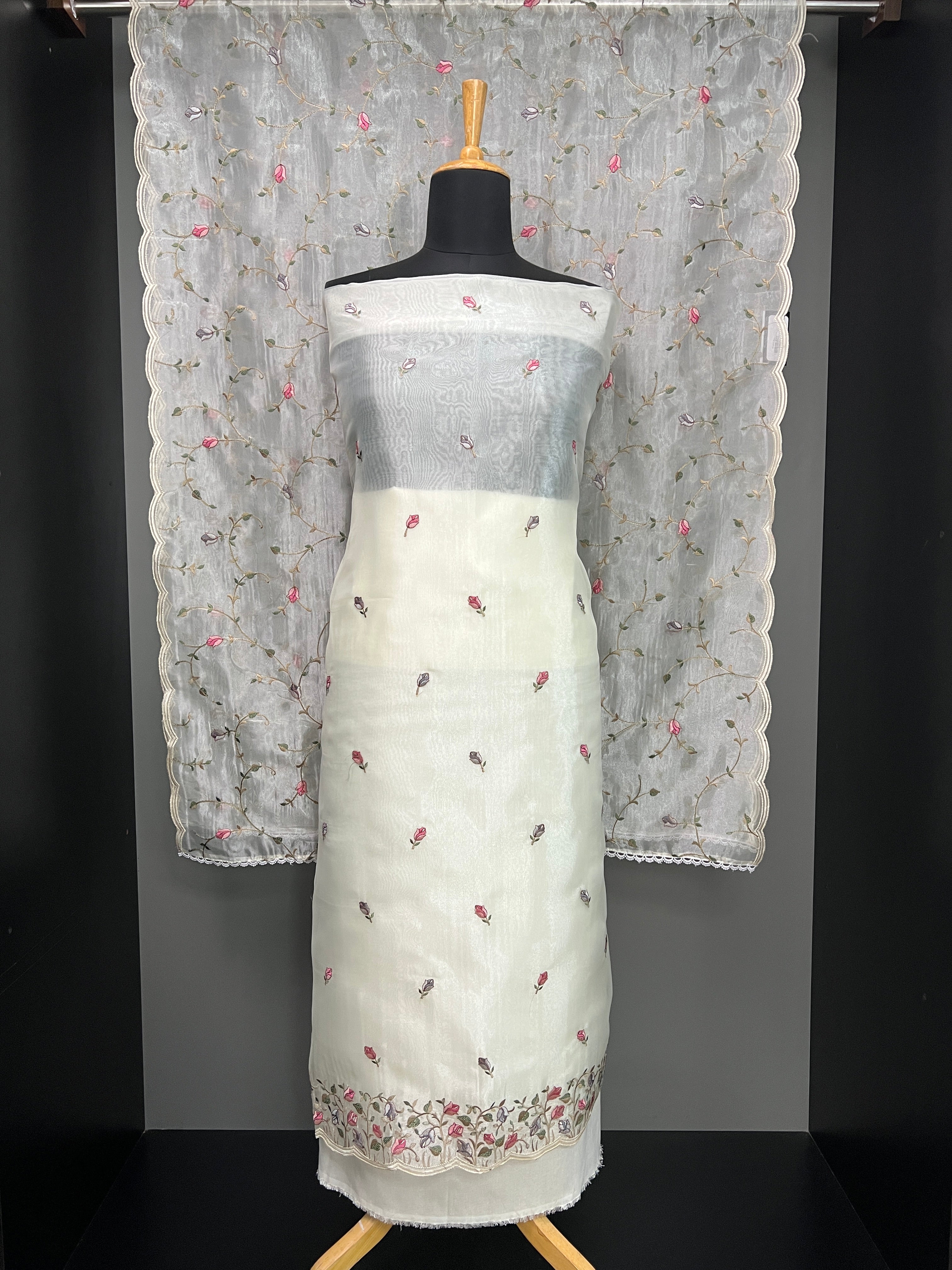 Floral Embroidery Detailed Organza Salwar Set | SUN625