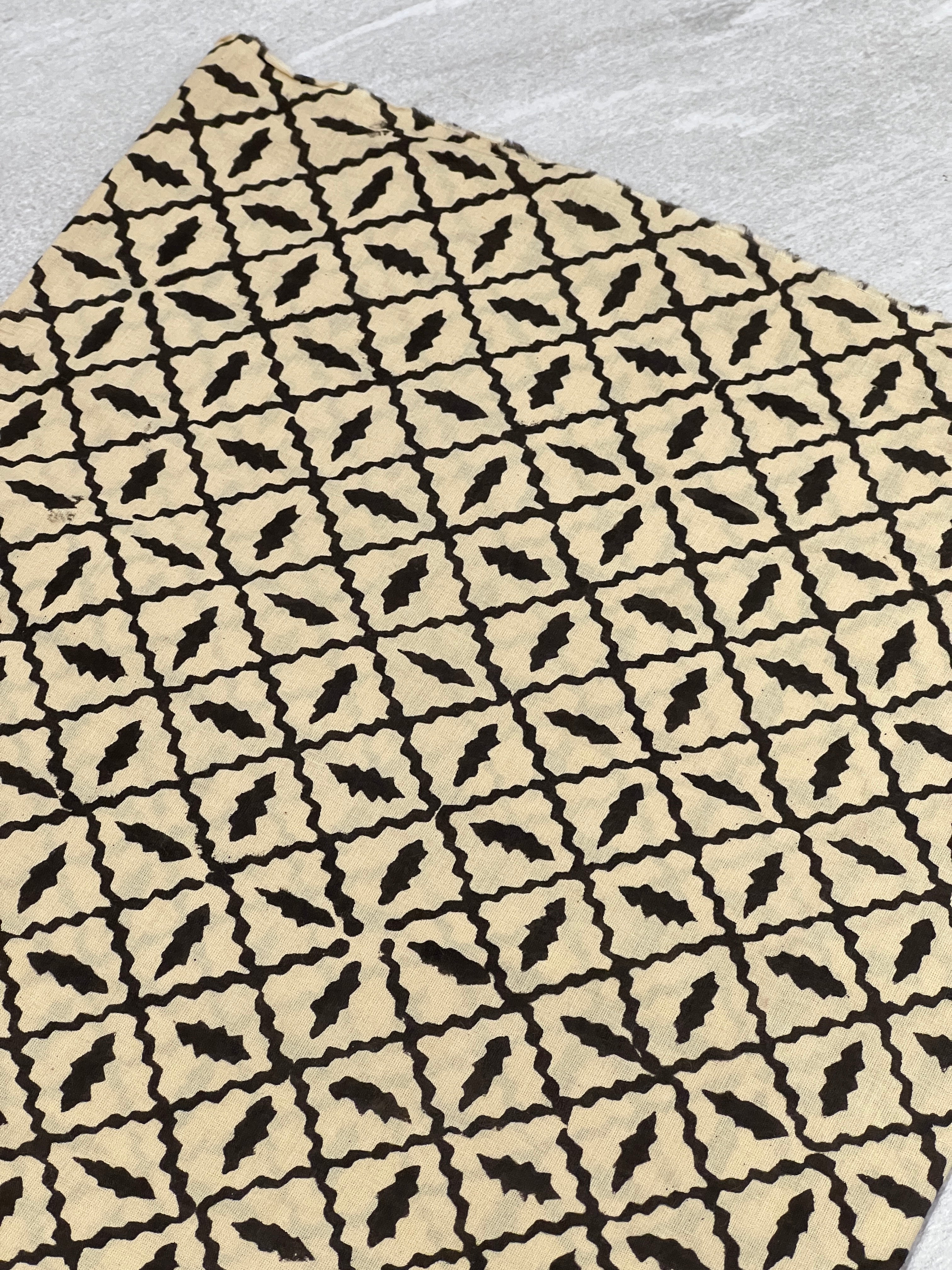 Print Detailed Cotton Blouse Material | RMBT134