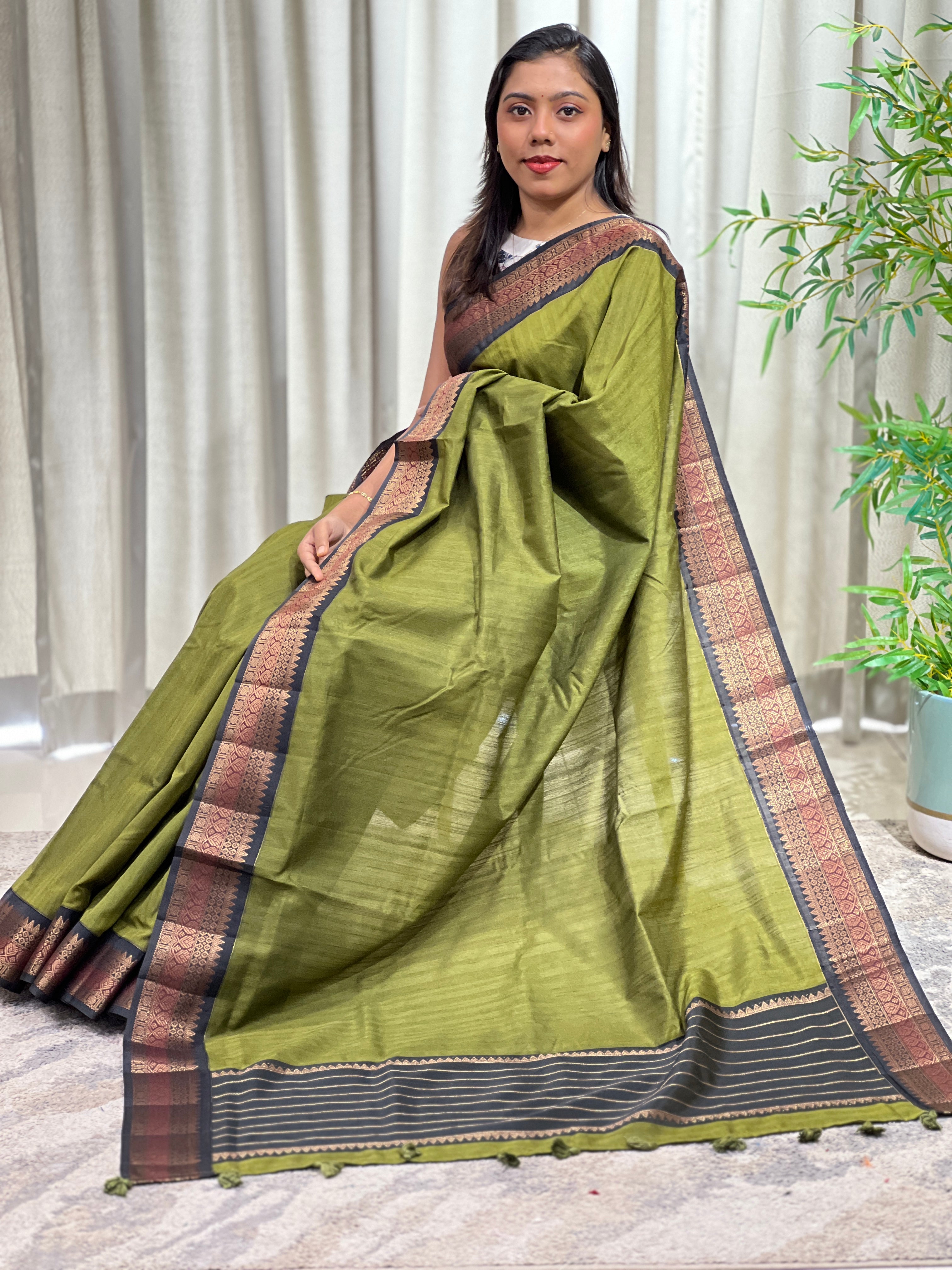 Solid Patterned Zari Border Cotton Saree | YNG1643