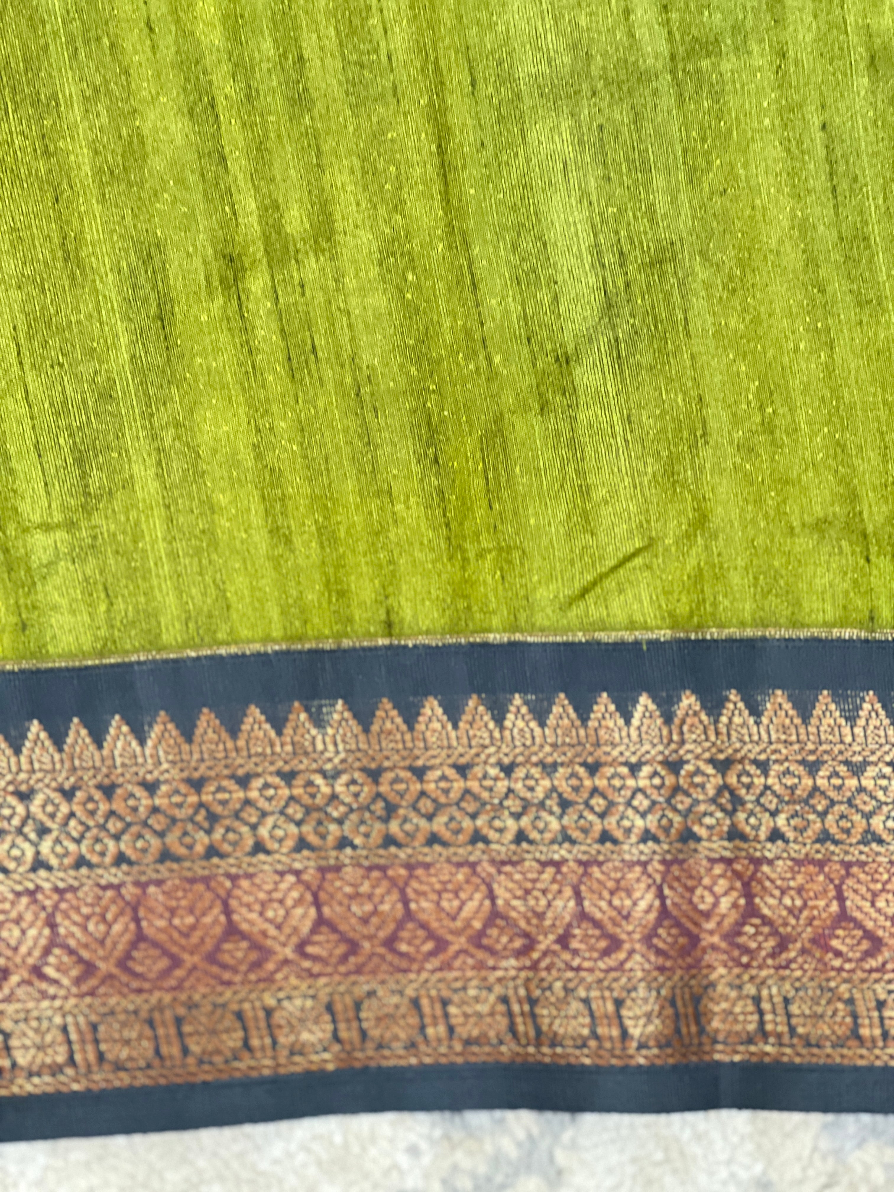 Solid Patterned Zari Border Cotton Saree | YNG1643