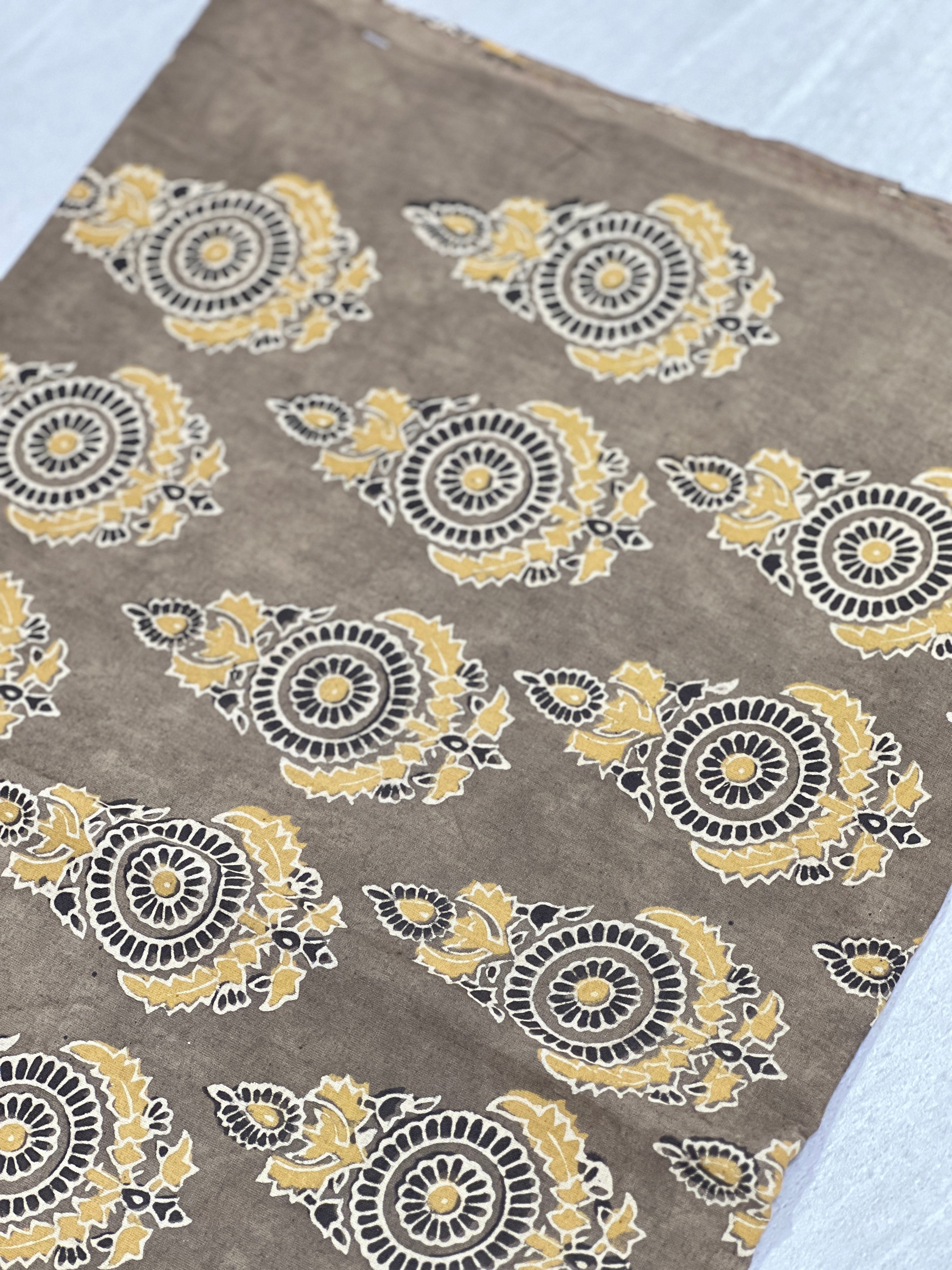 Print Detailed Cotton Blouse Material | RMBT302