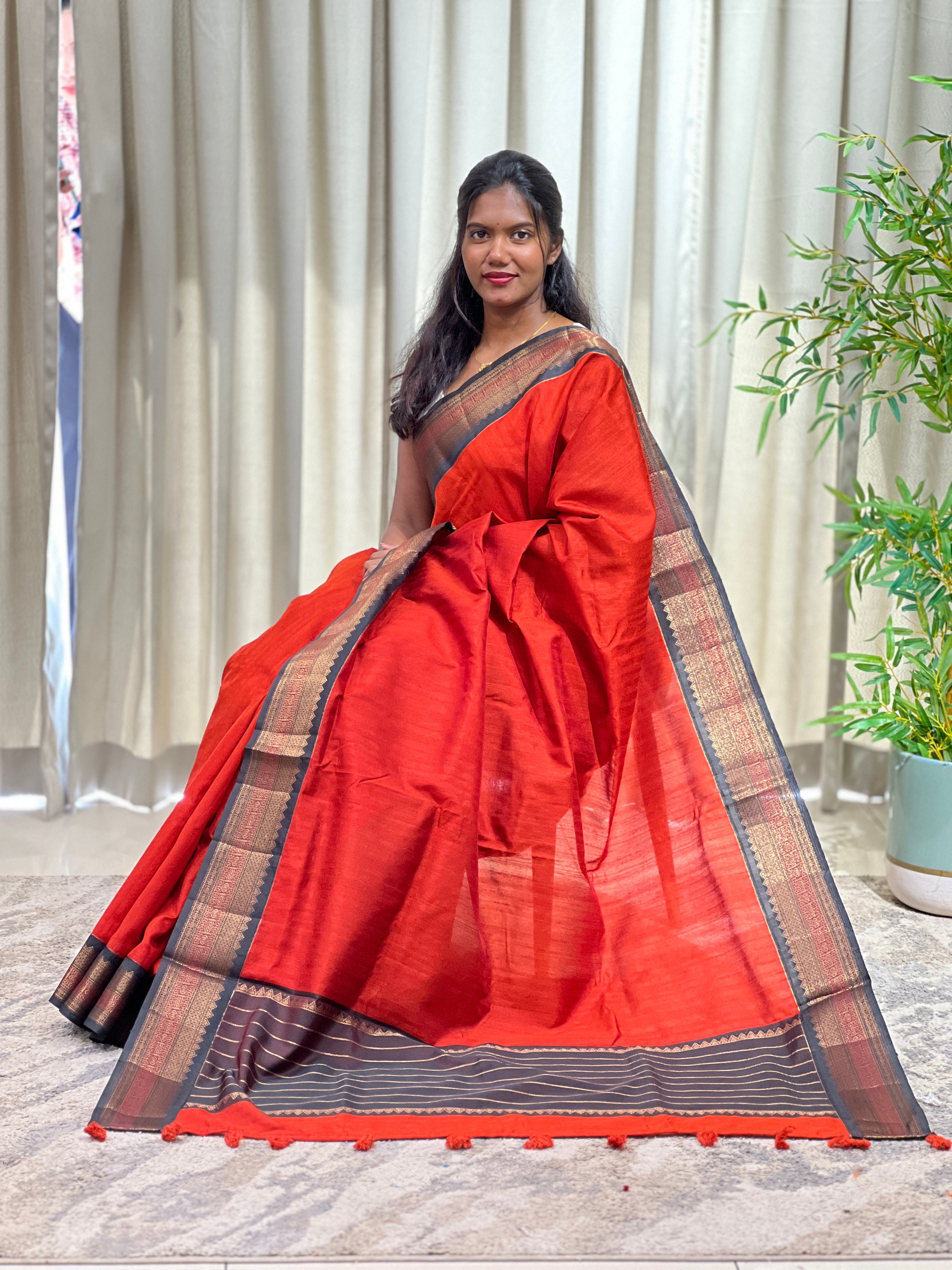 Solid Patterned Zari Border Cotton Saree | YNG1641