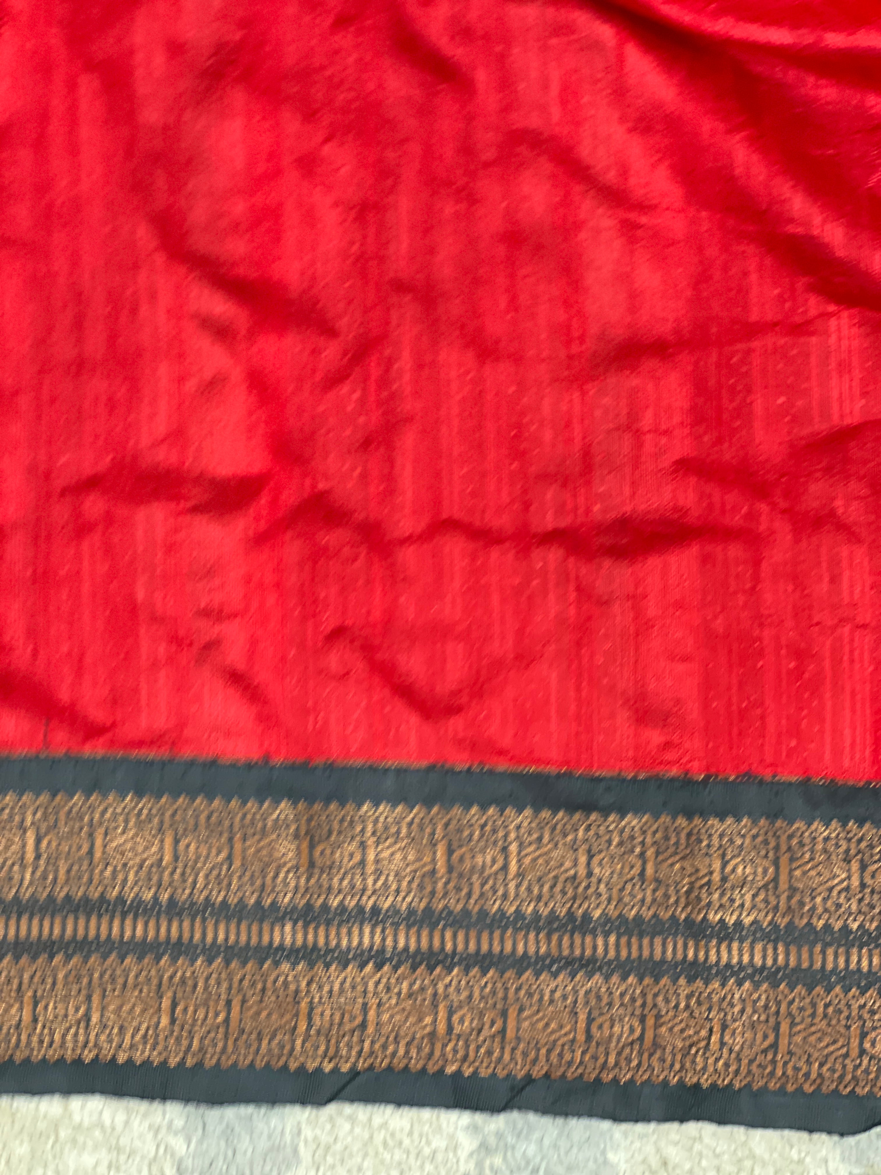 Solid Patterned Zari Border Cotton Saree | YNG1644