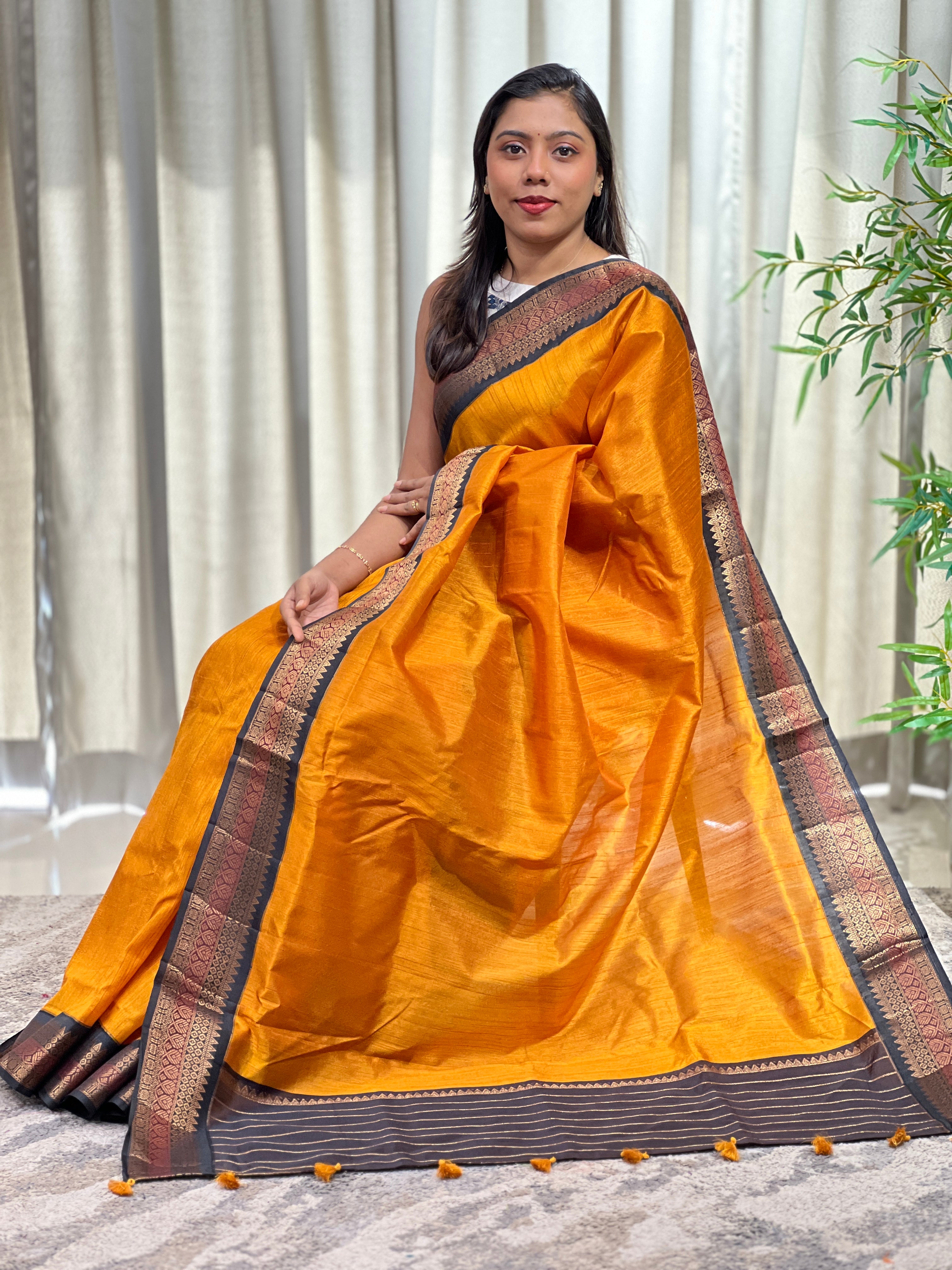 Solid Patterned Zari Border Cotton Saree | YNG1645