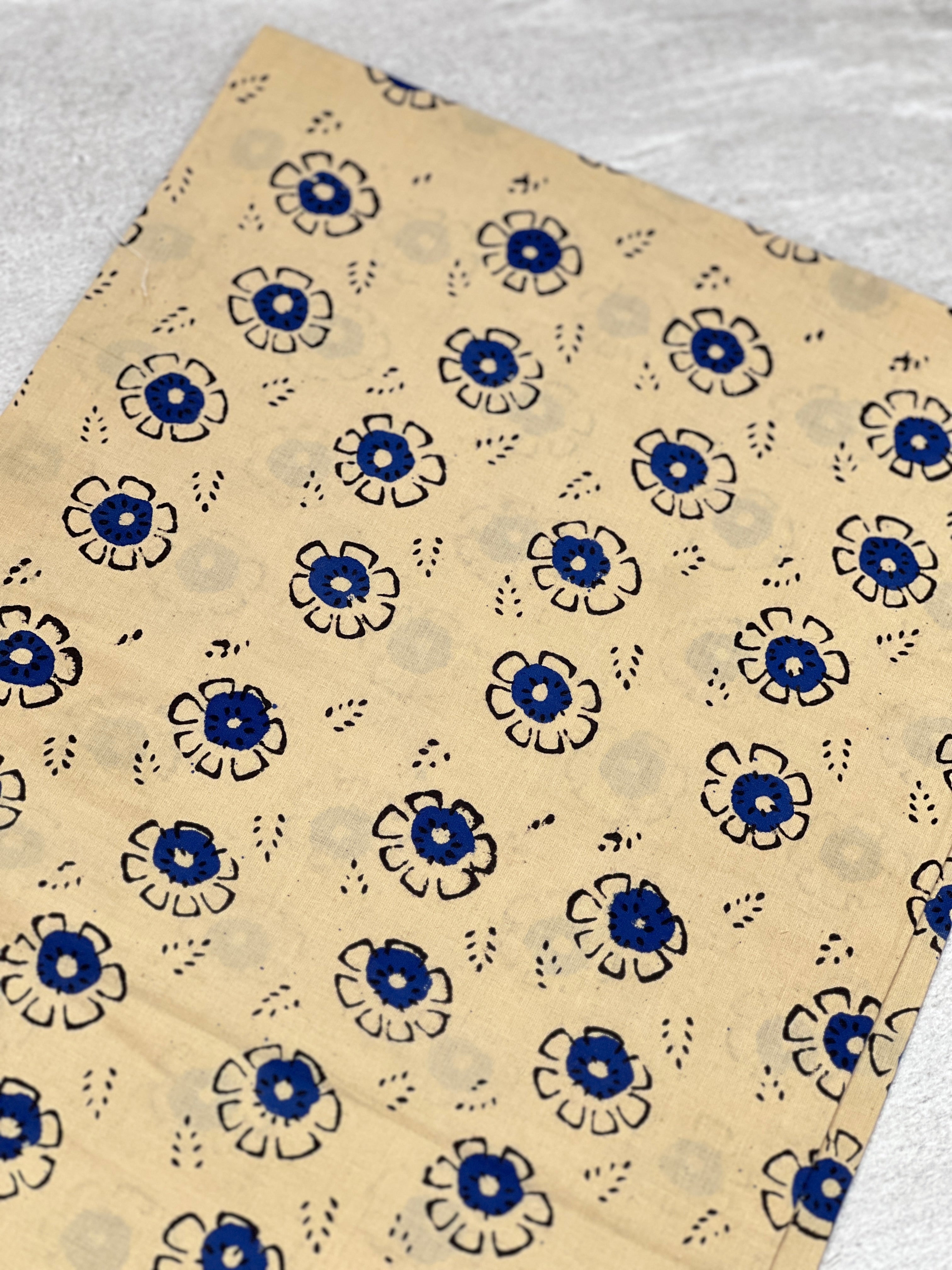 Print Detailed Cotton Blouse Material | RMBT400