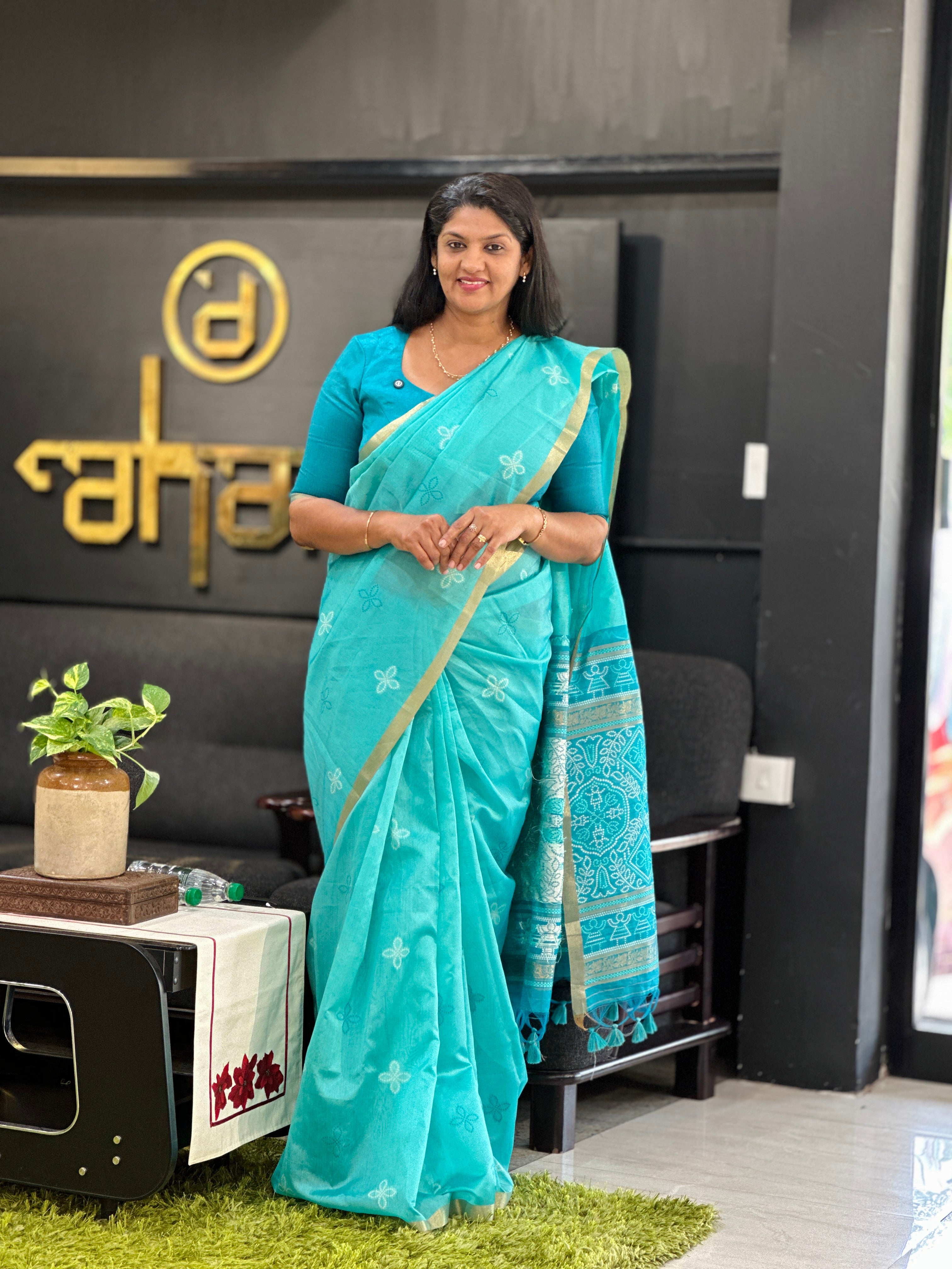 Floral Woven Patterned Semi Silk Saree | SSN239