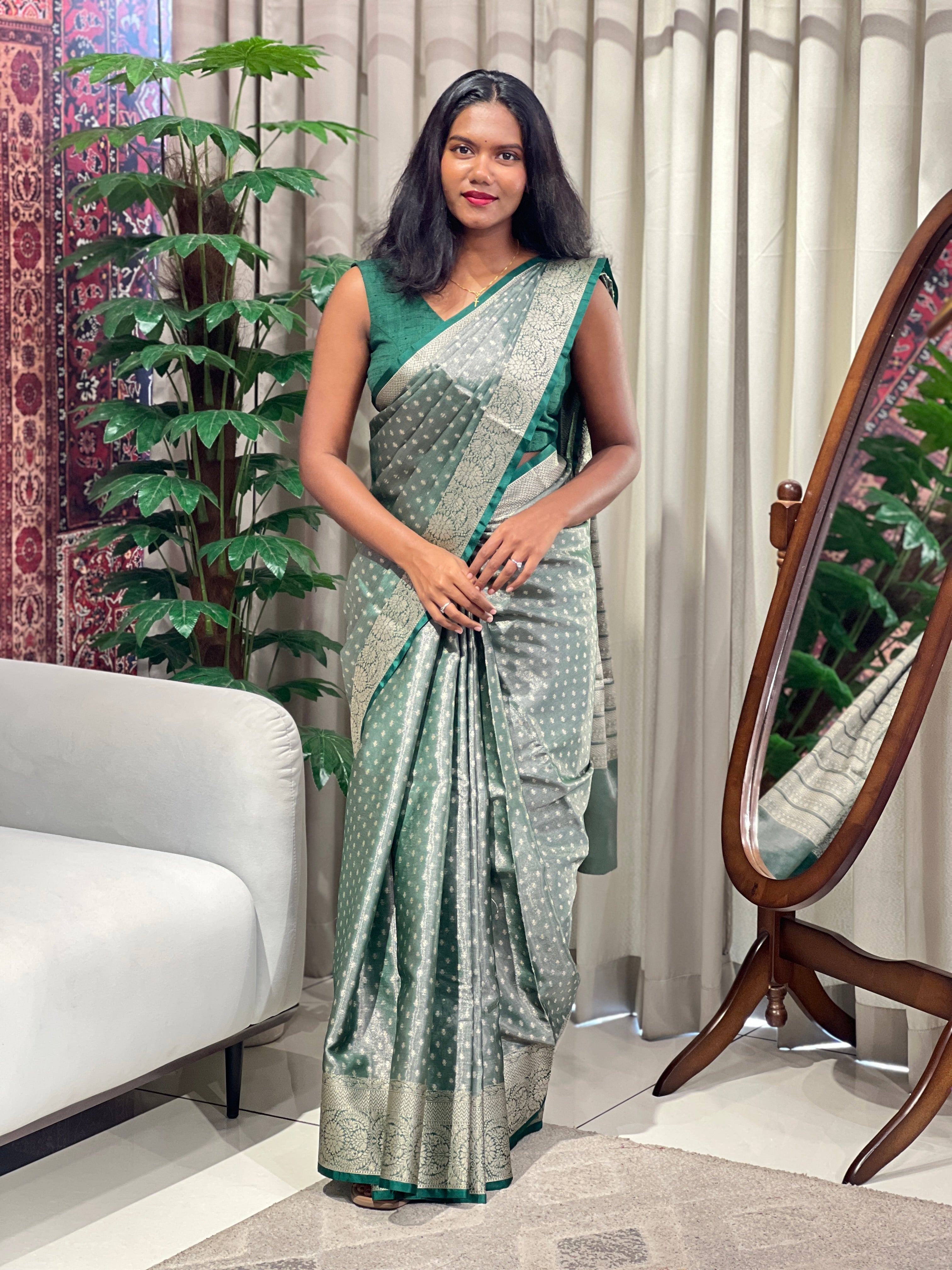 Butta Weaved Semi Banarasi Saree | NN475