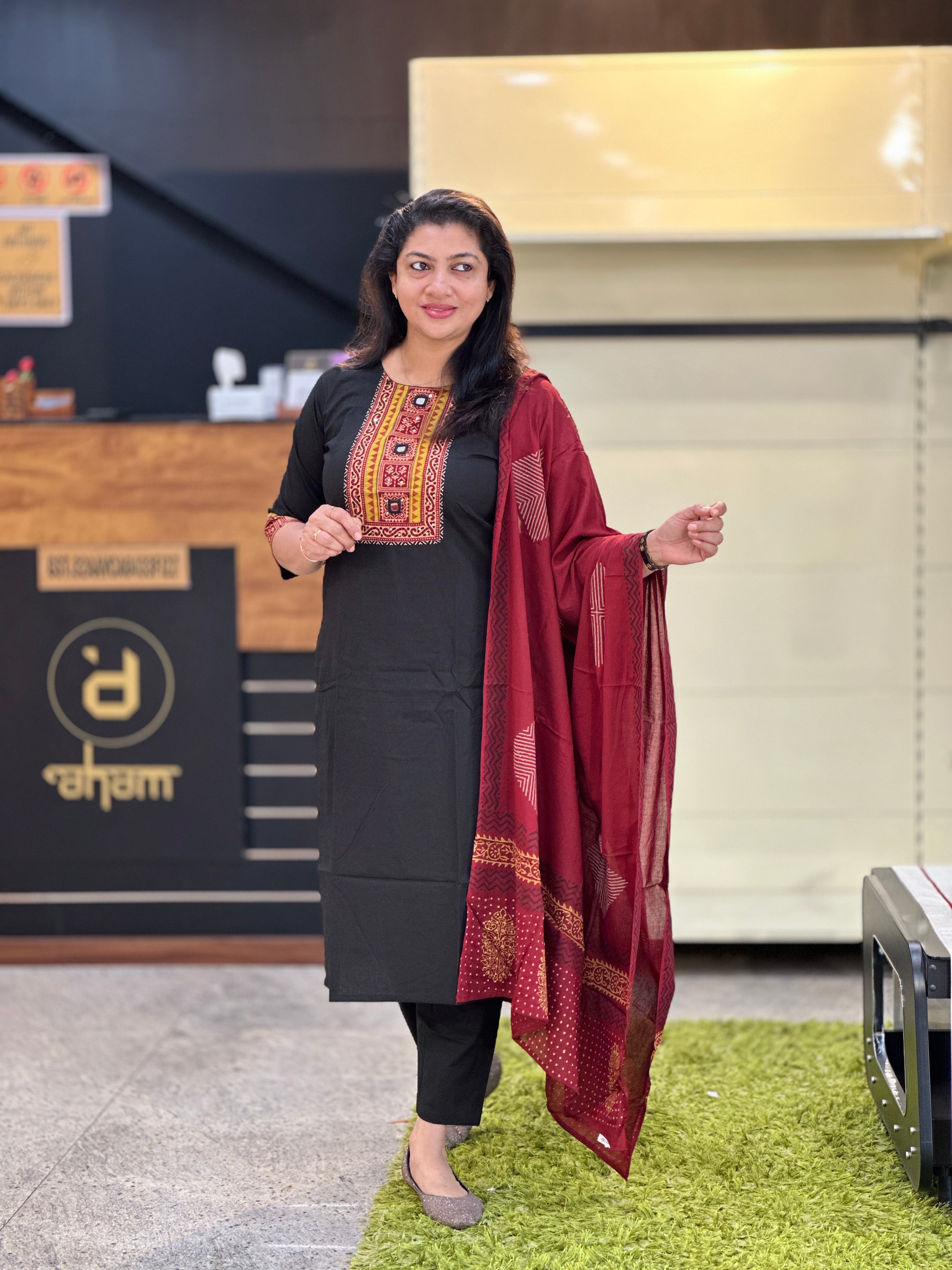 Hand Block Print Detailed Cotton Kurta Set | SRF183