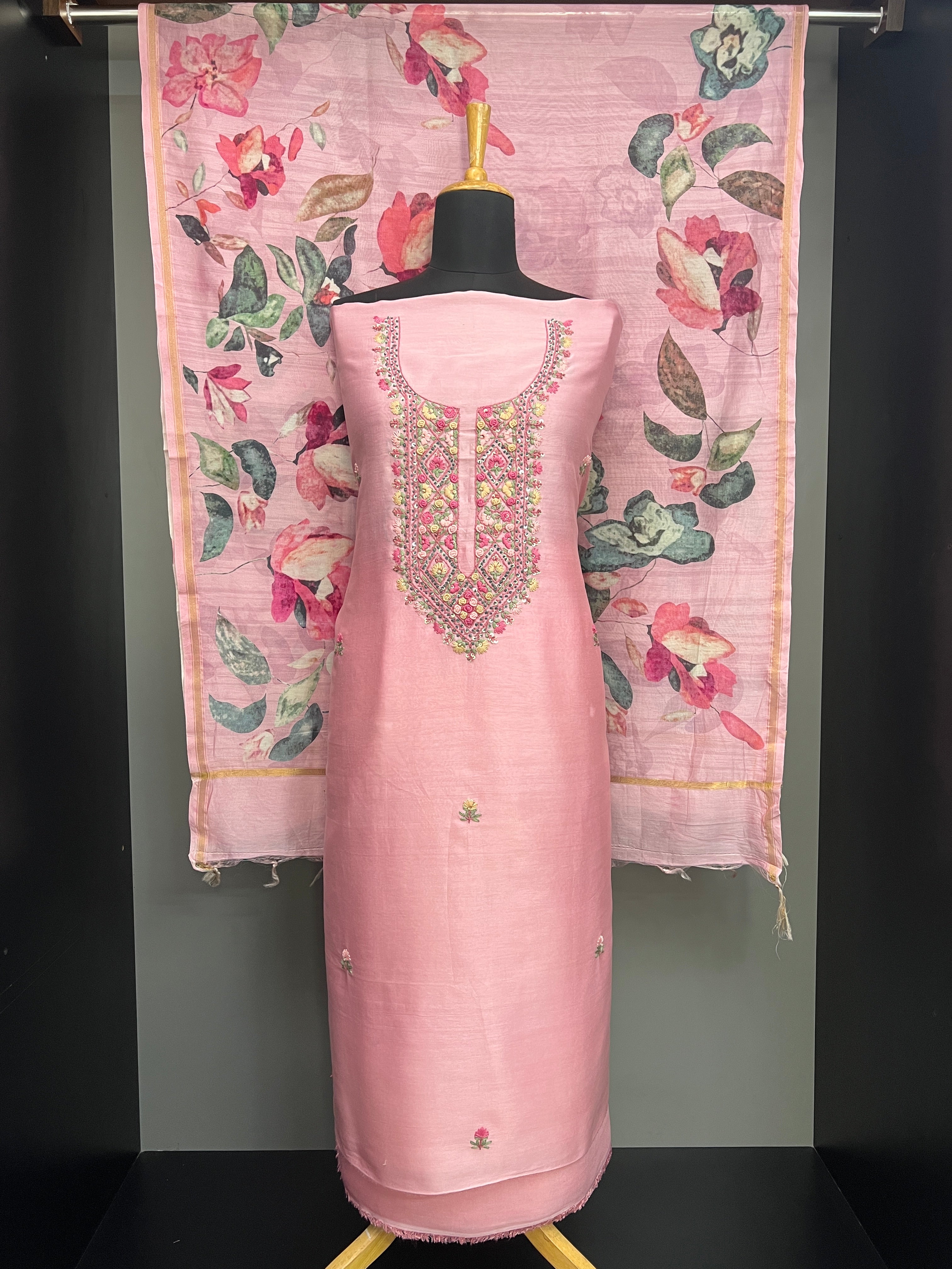 Hand Embroidery Detailed Chanderi Salwar Set | MM314