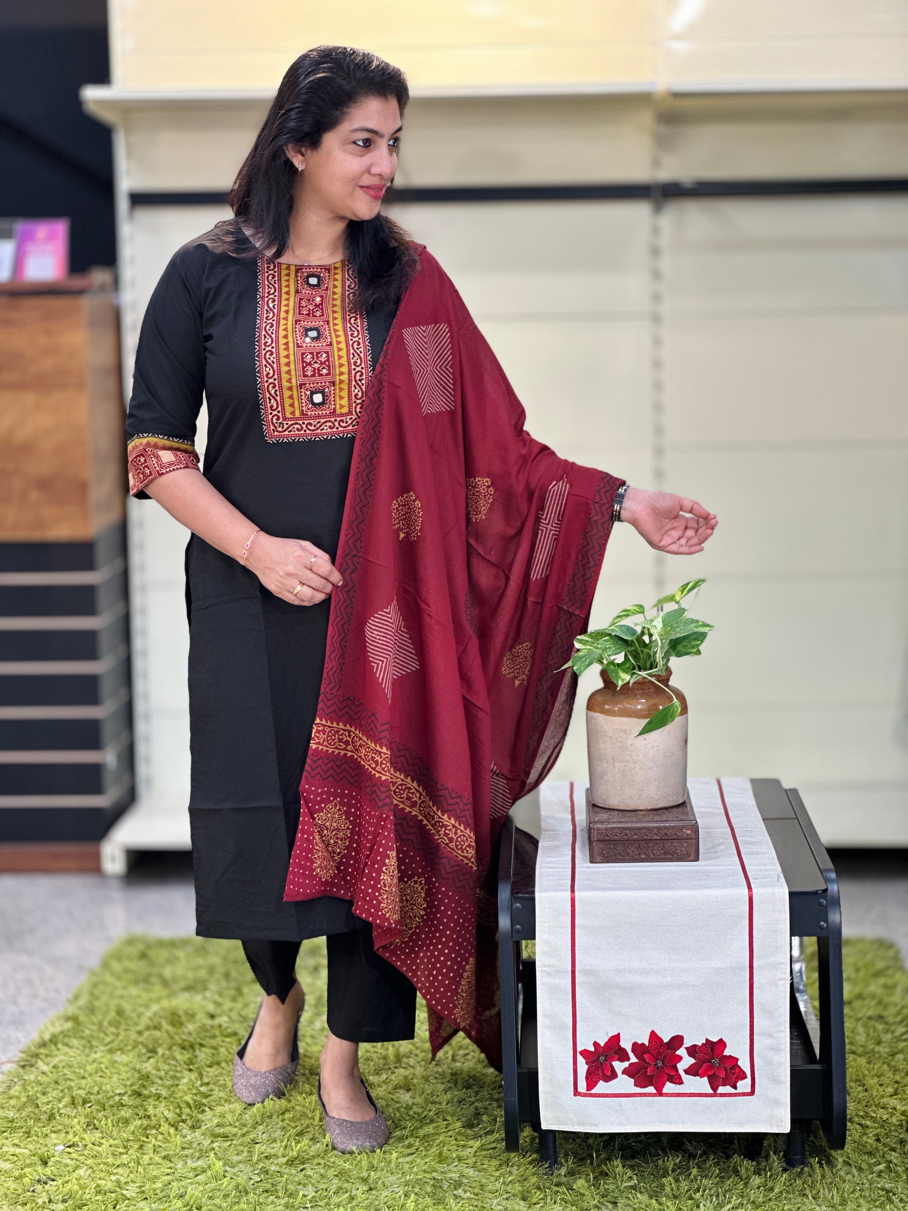 Hand Block Print Detailed Cotton Kurta Set | SRF183