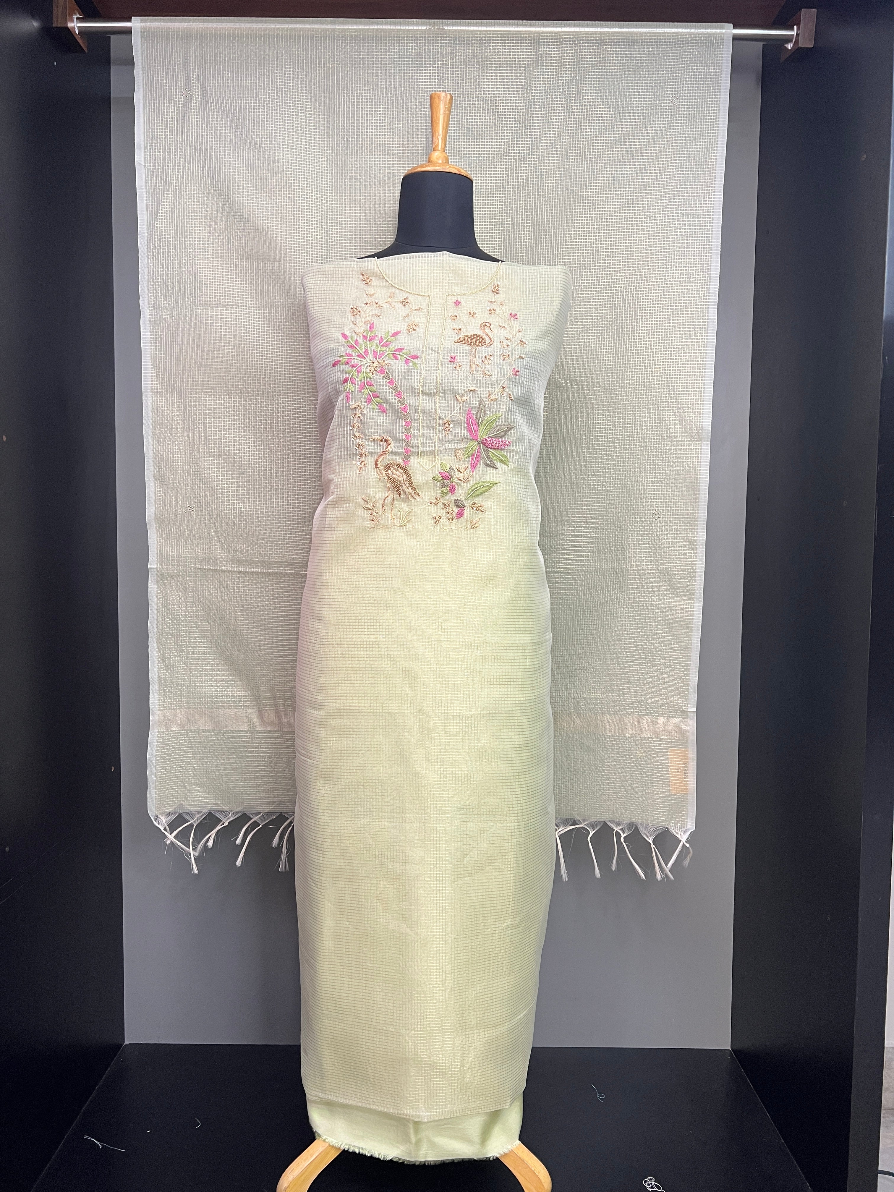 Floral And Bird Embroidery Detailed Organza Salwar Set | SGS116