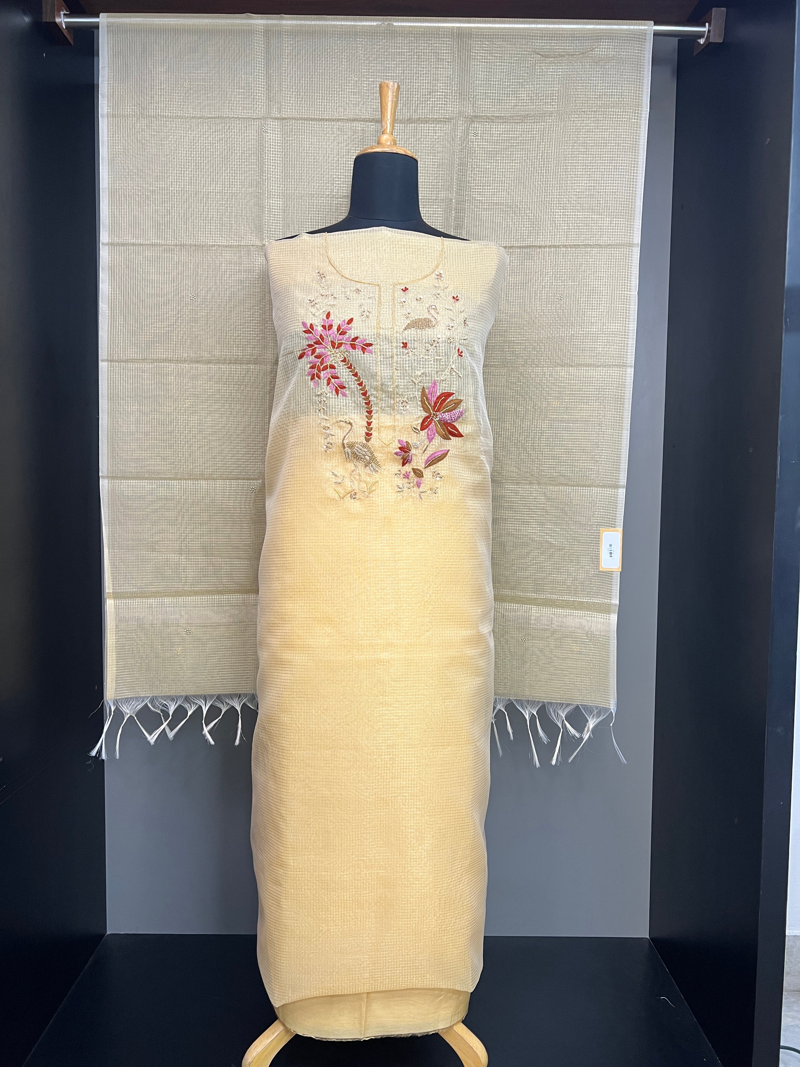 Floral And Bird Embroidery Detailed Organza Salwar Set | SGS117