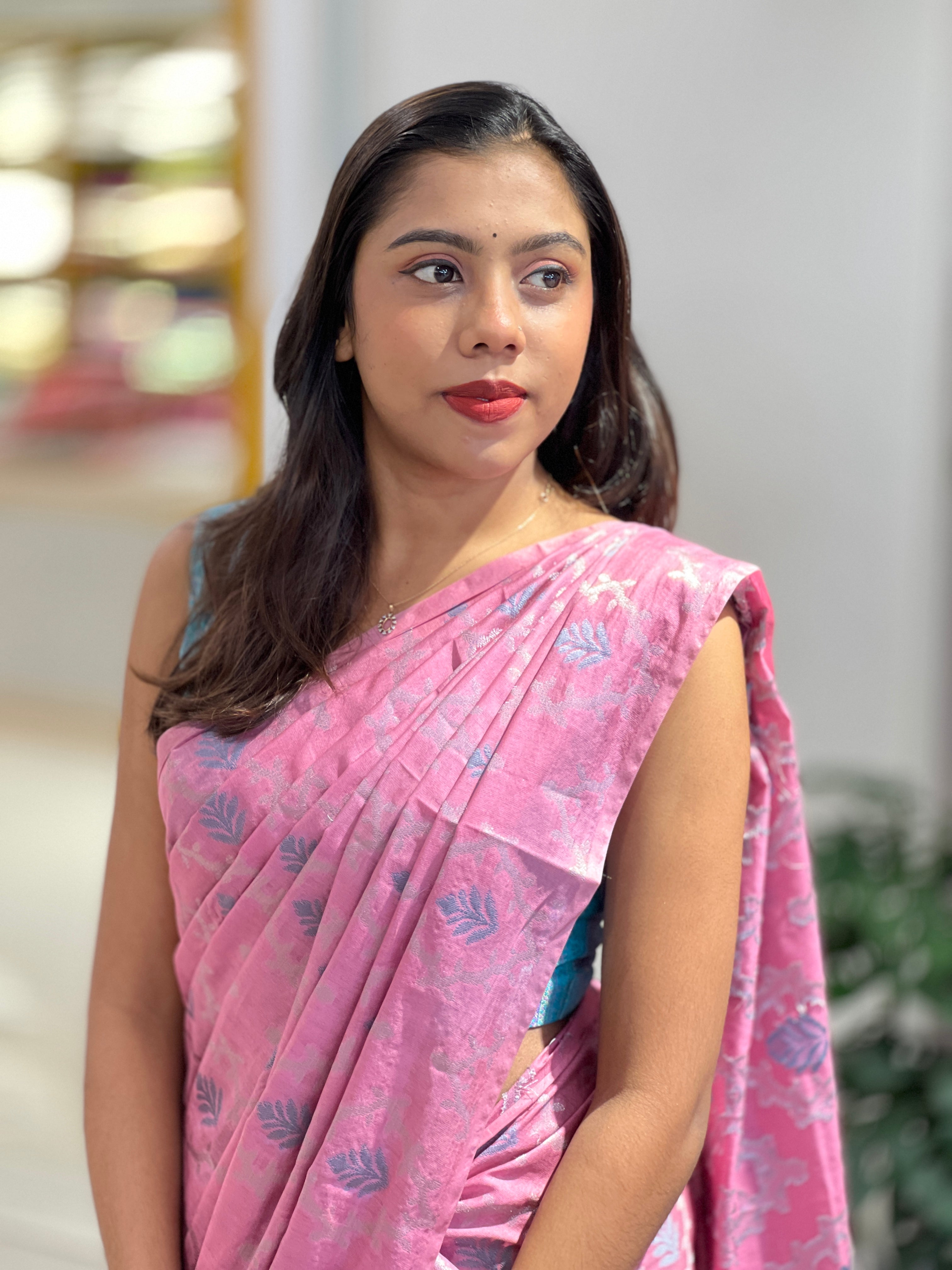 Zari And Thread Woven Banarasi Silk Saree | YNG974