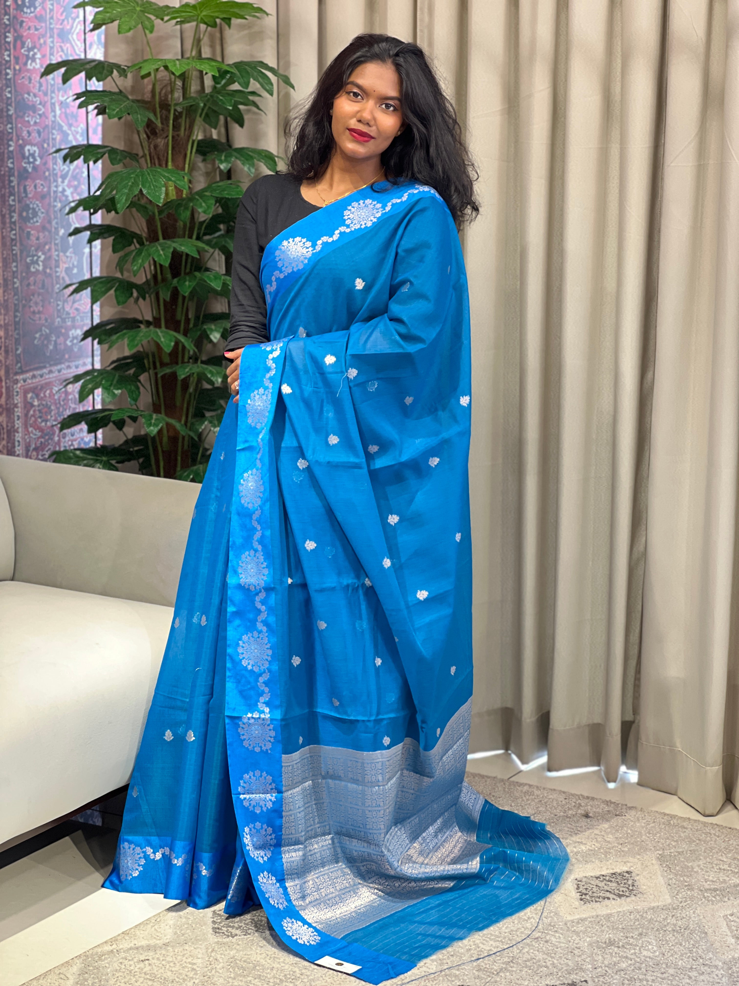 Silver and Golden Zari Detailed Cotton Silk Saree  | YNG1021