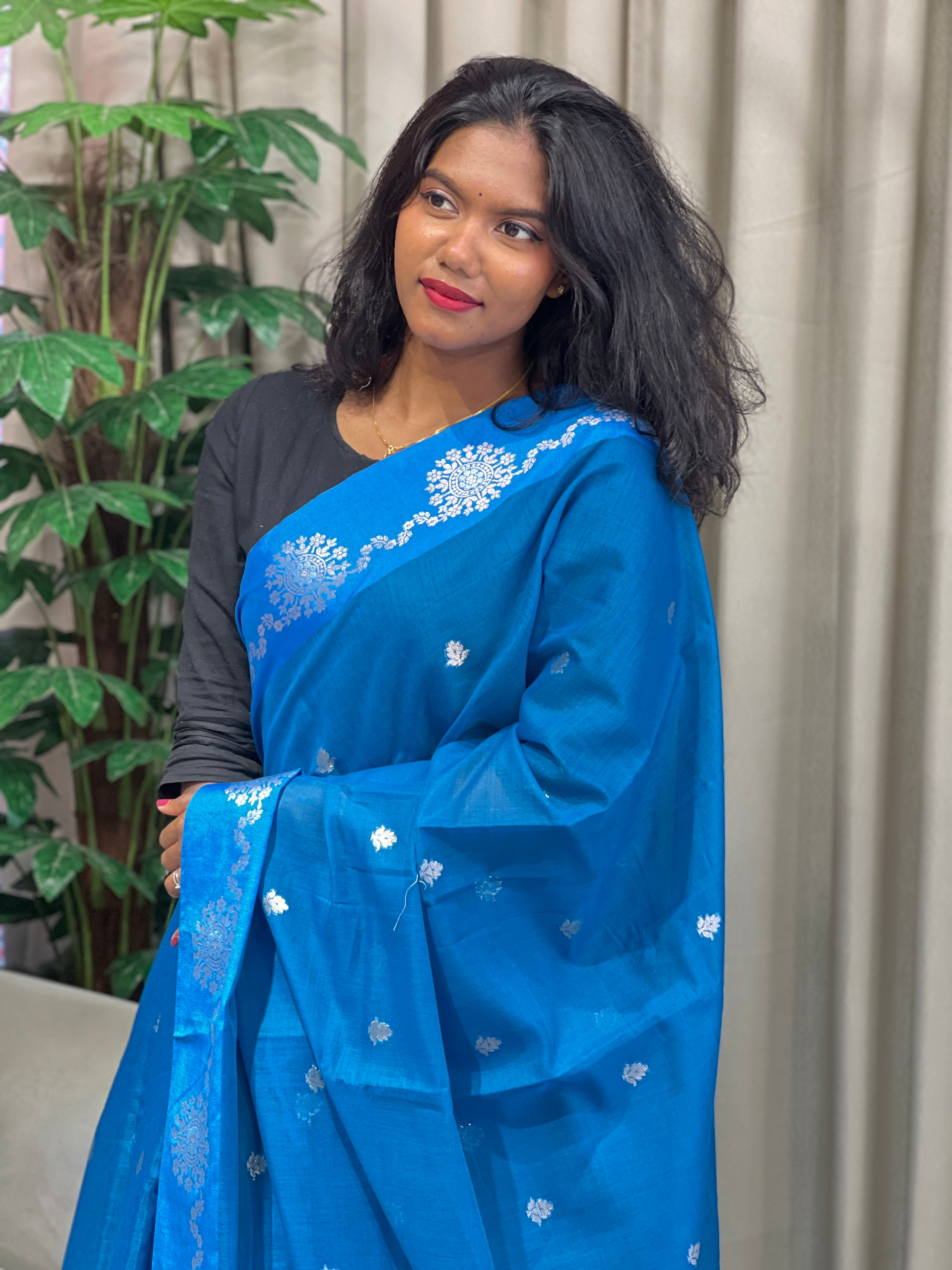 Silver and Golden Zari Detailed Cotton Silk Saree  | YNG1021