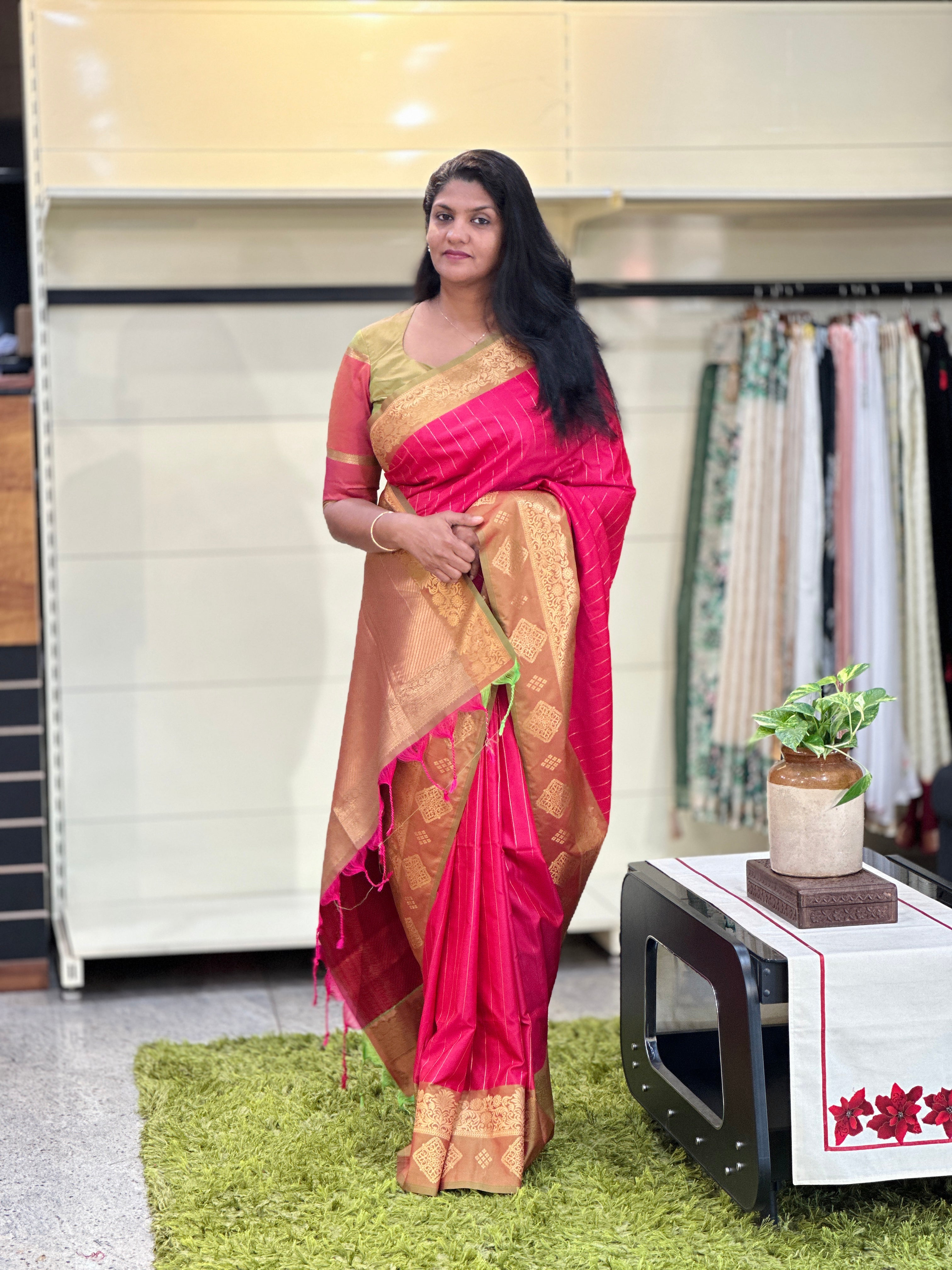 Traditional Zari Woven Semi Silk Saree | HT331