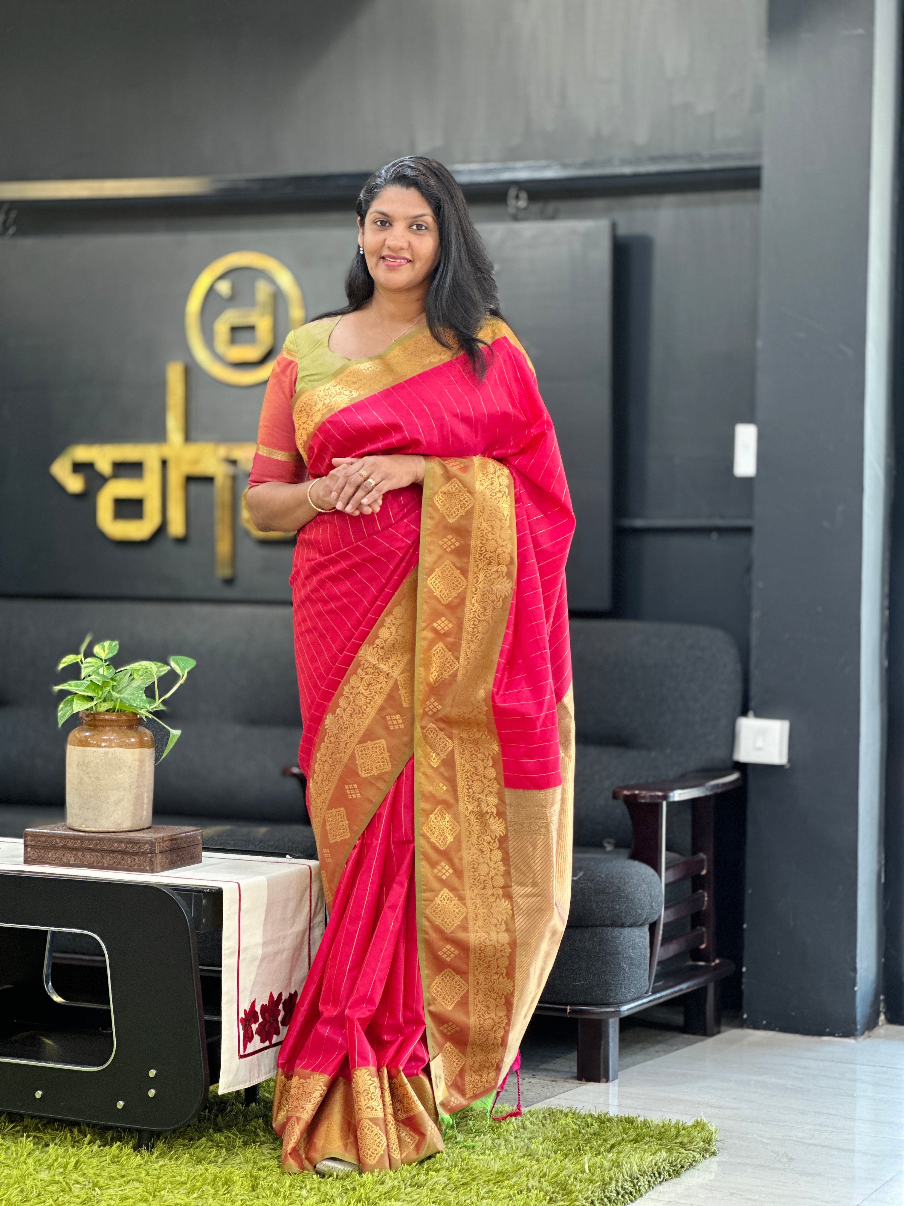 Traditional Zari Woven Semi Silk Saree | HT331