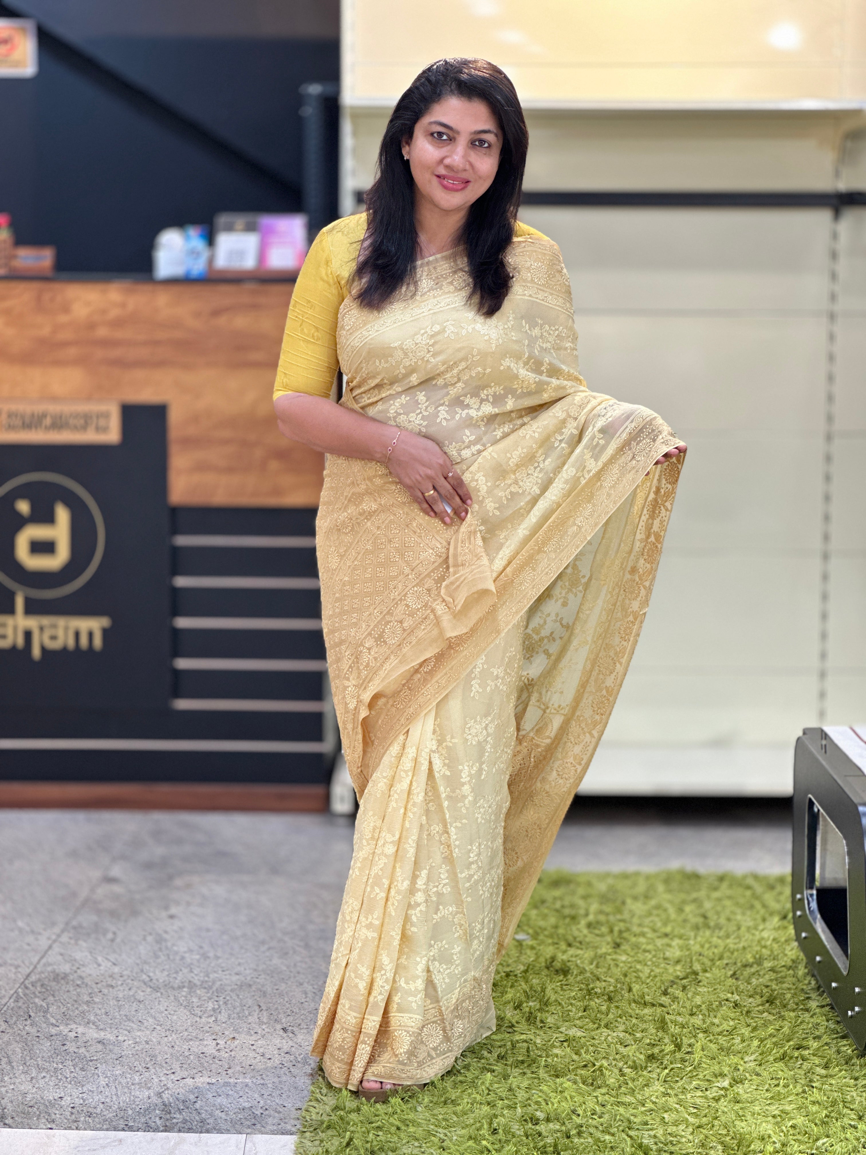 Lucknowi Floral Embroidery Detailed Viscose Organza Saree | MM415