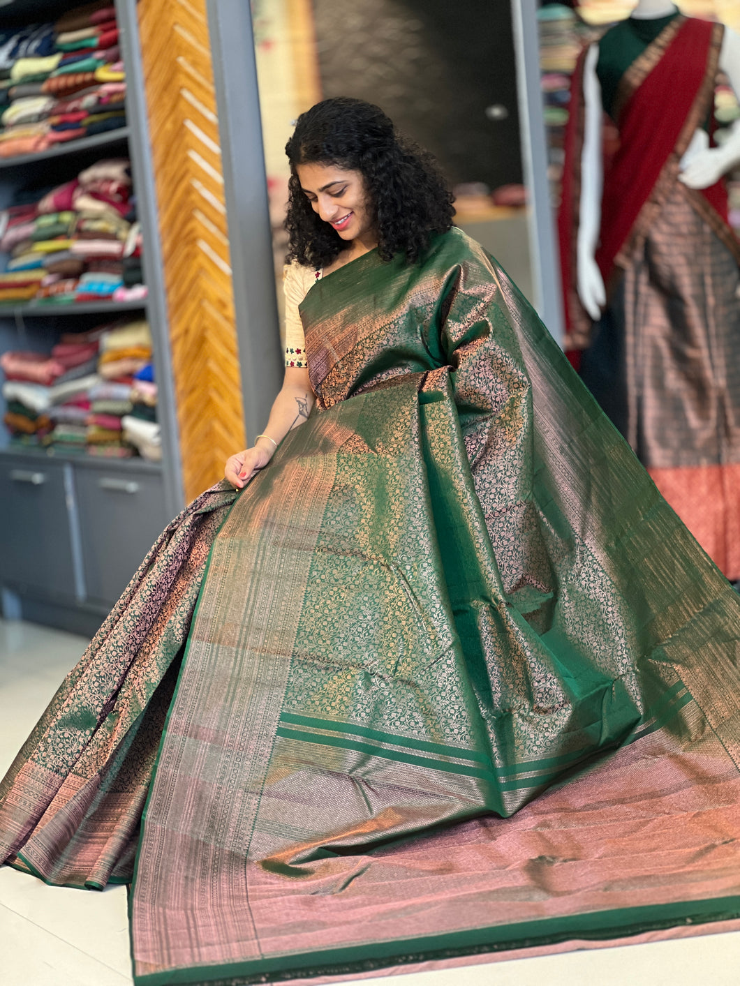 Jacquard Weaving Kanchipuram Saree | SME110