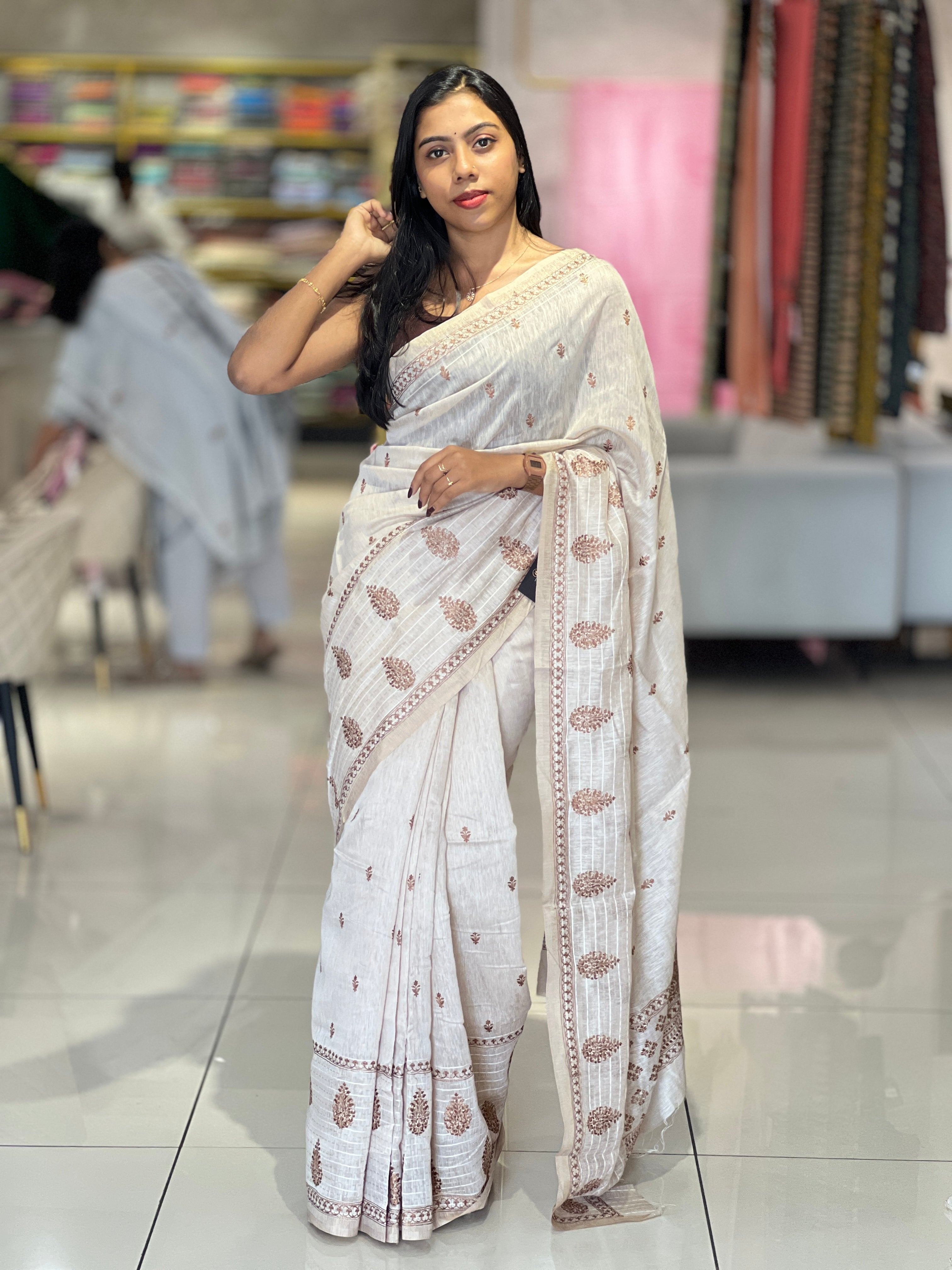 Computerized Embroidery Detailed Linen Saree | SSN301