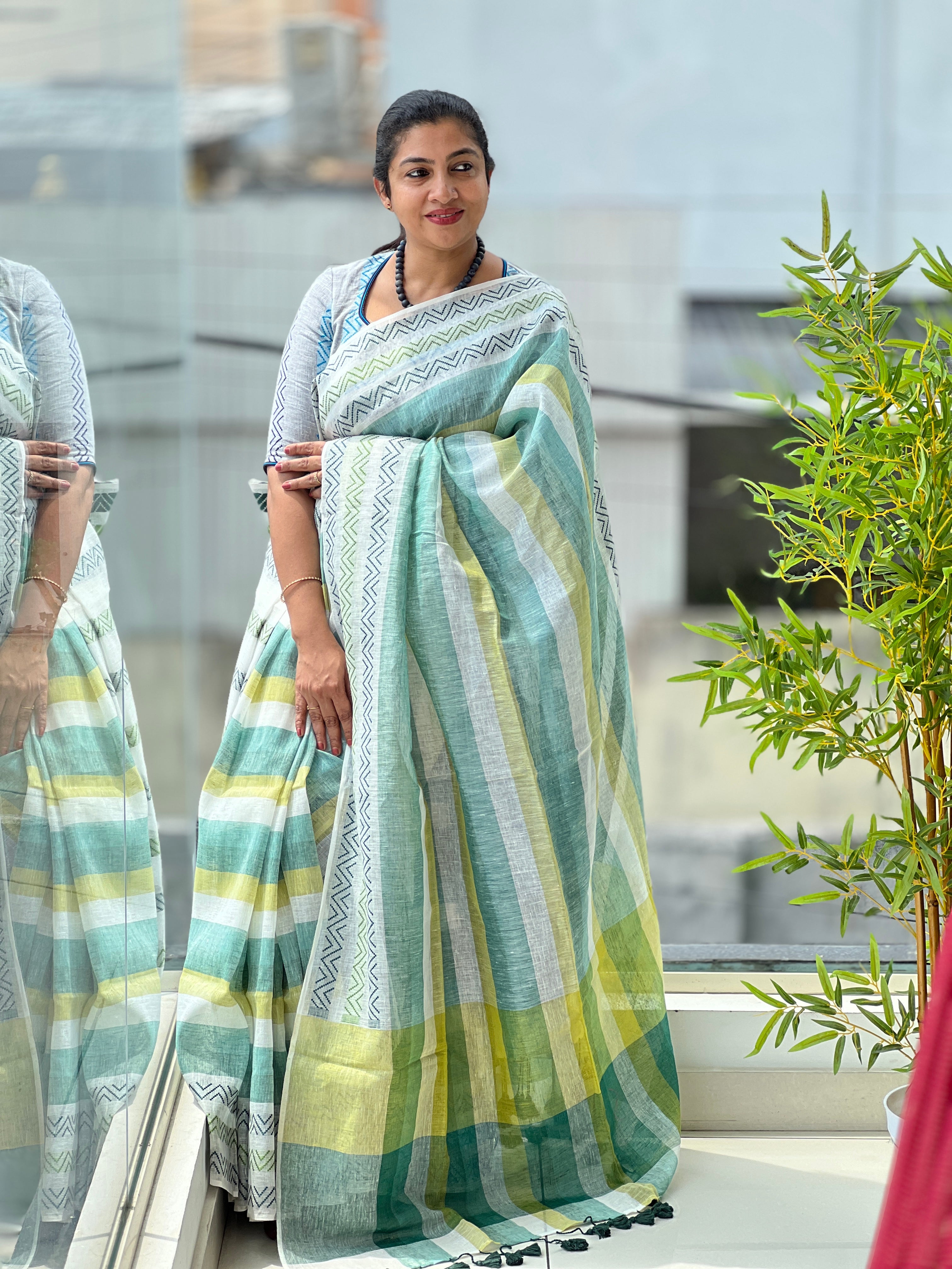 Thread Weaving Pattern Linen Saree |  EVA141