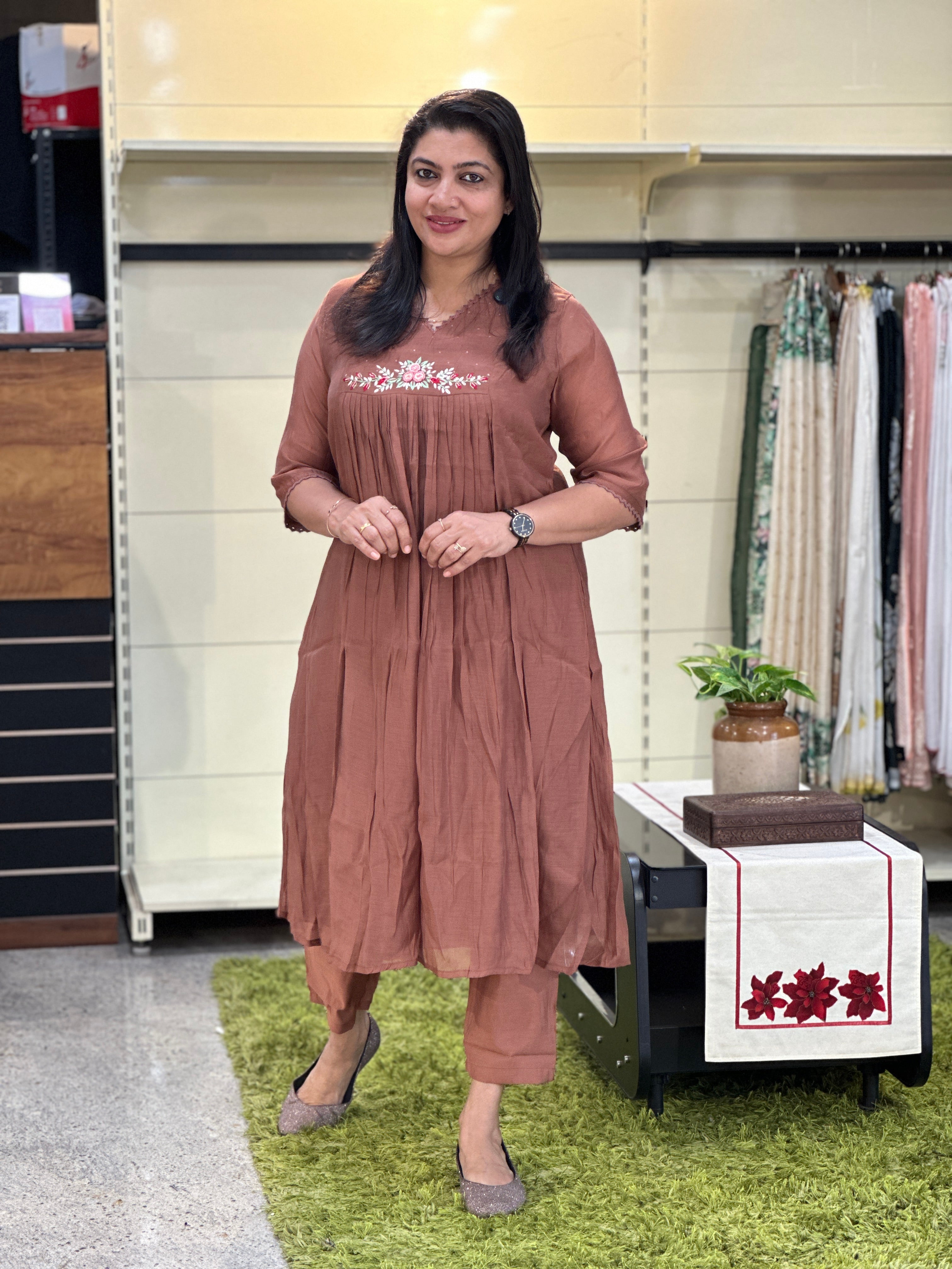 Floral Embroidery Detailed Mul Chanderi Kurta Set | SRF144