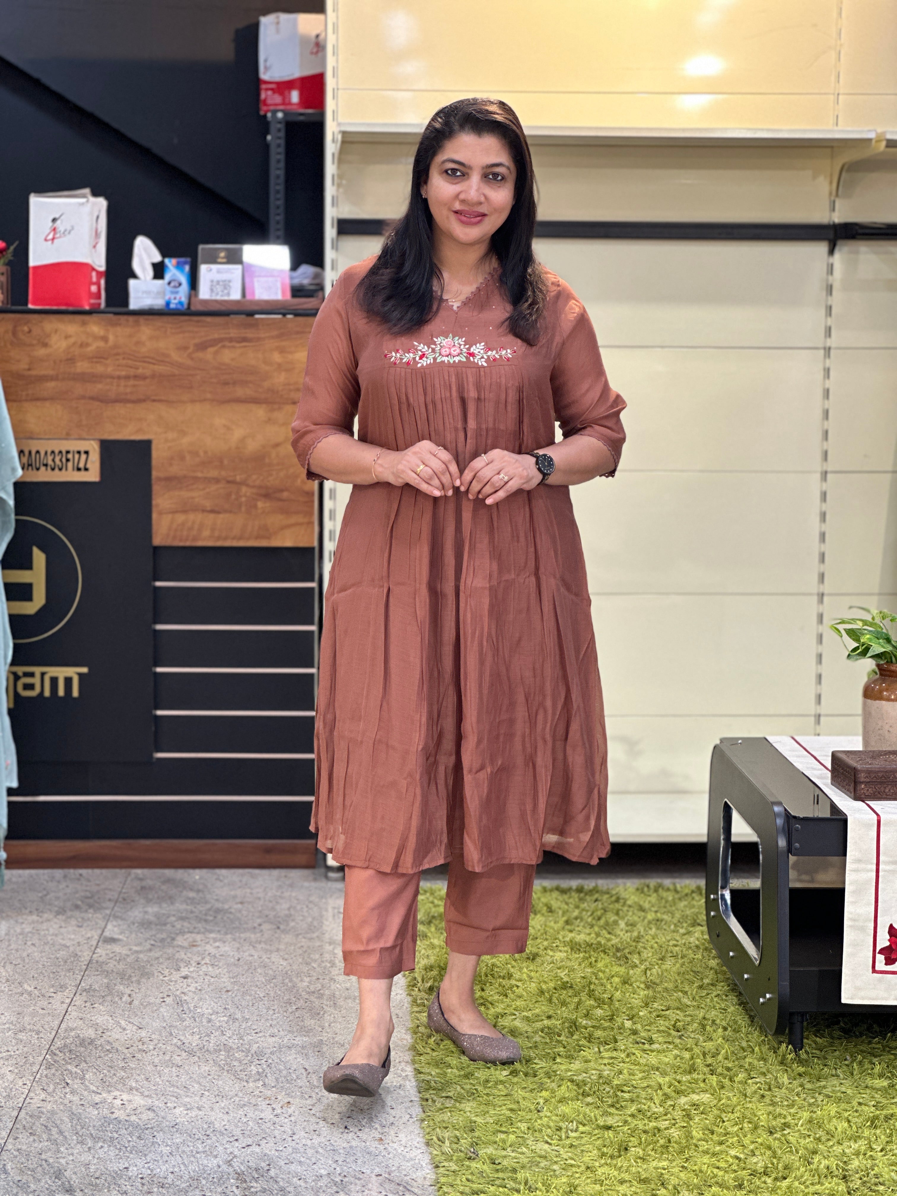 Floral Embroidery Detailed Mul Chanderi Kurta Set | SRF144