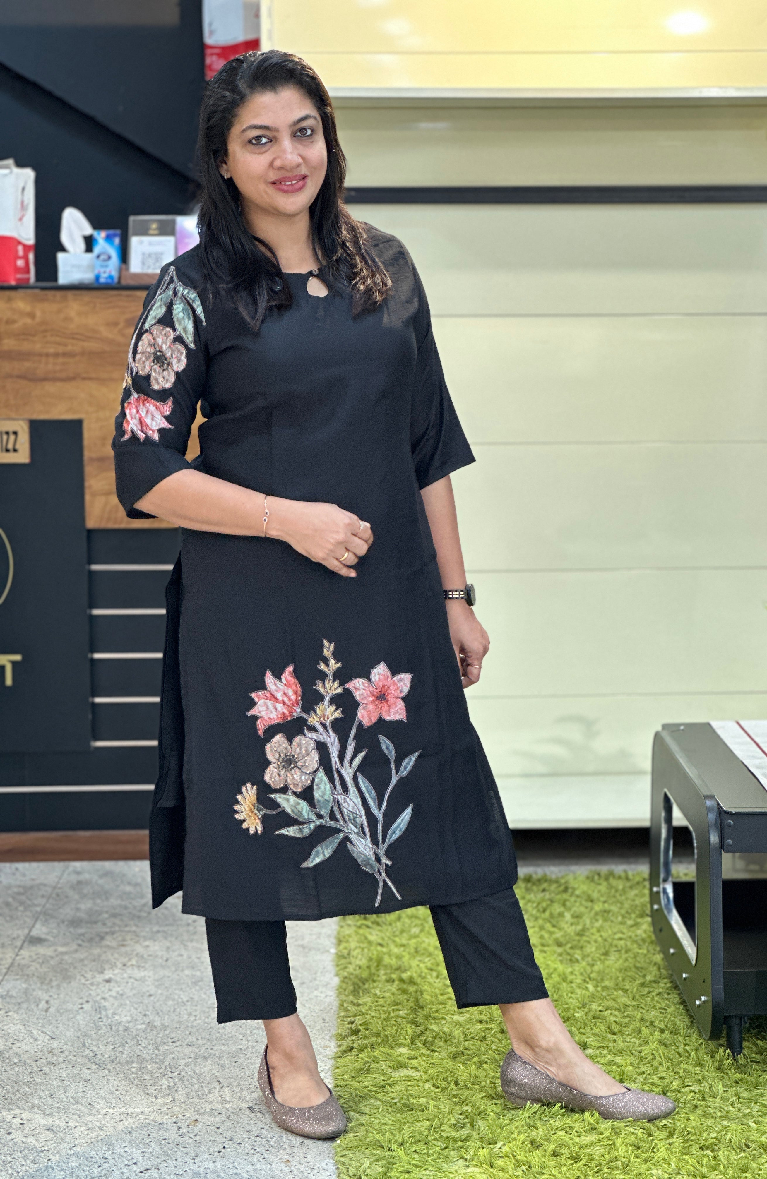 Applique Work Detailed Cotton Kurta Set | SRF170