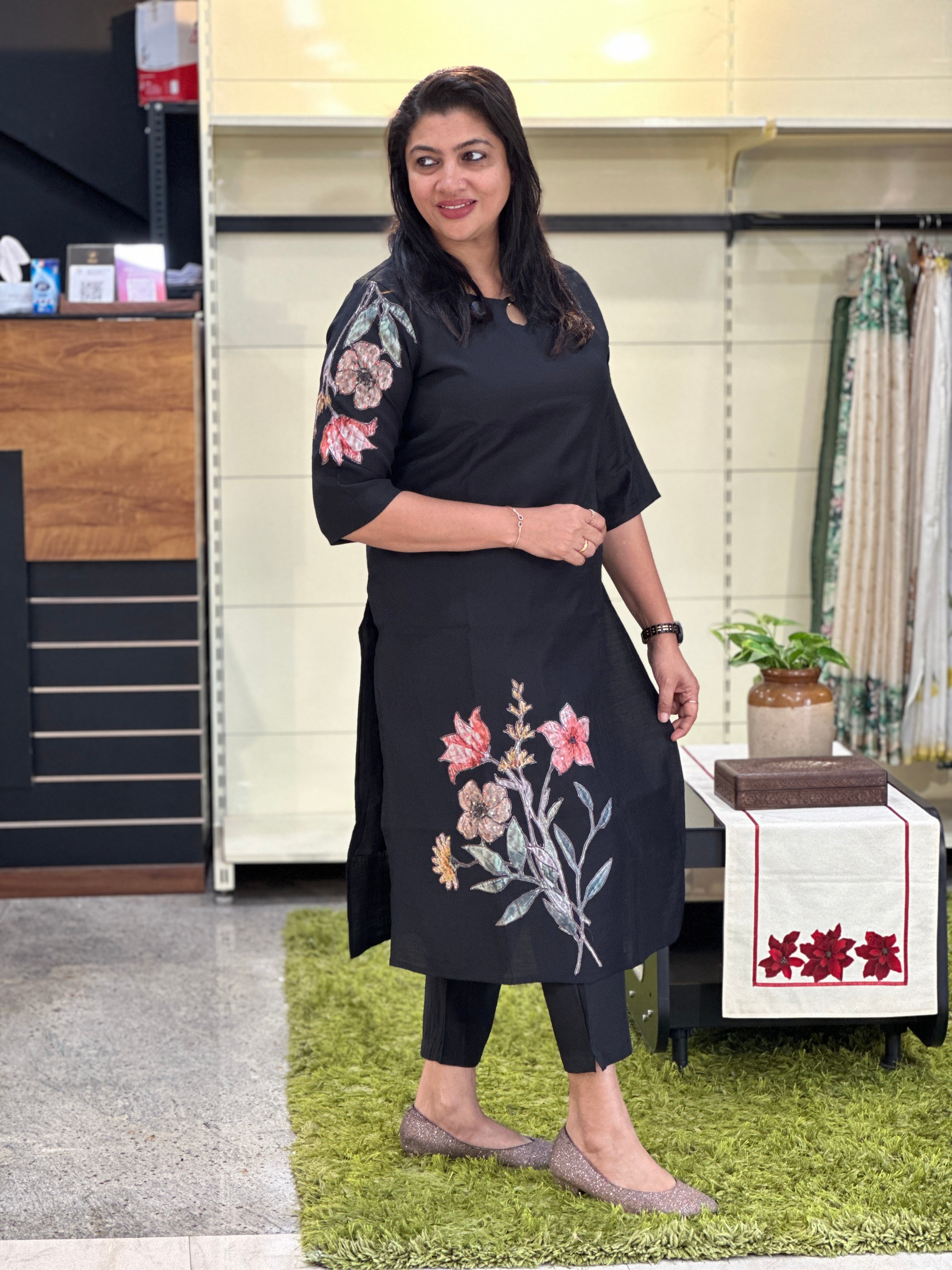 Applique Work Detailed Cotton Kurta Set | SRF170