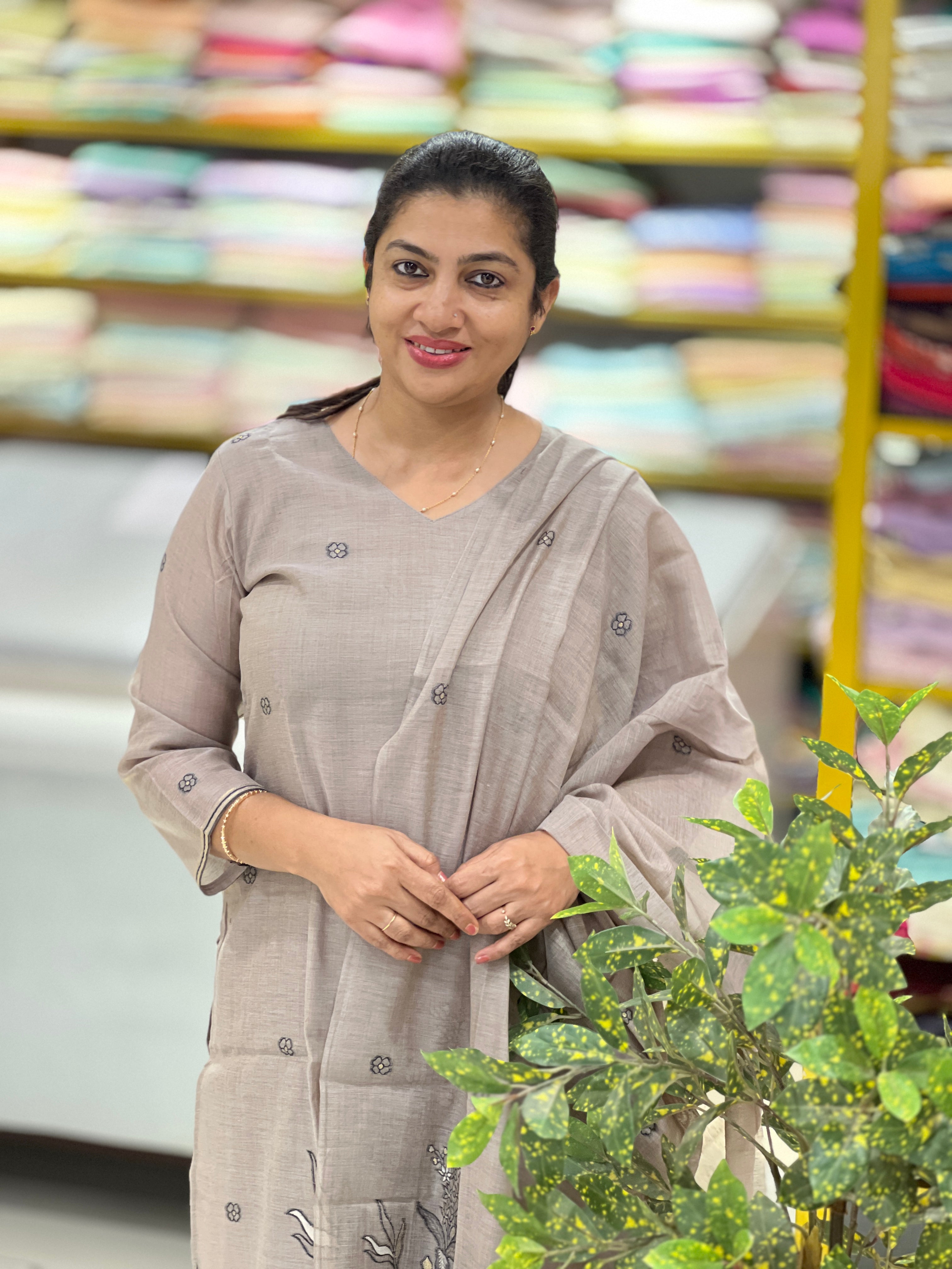 Floral Weaved Pattern Kurta Set | SSN524