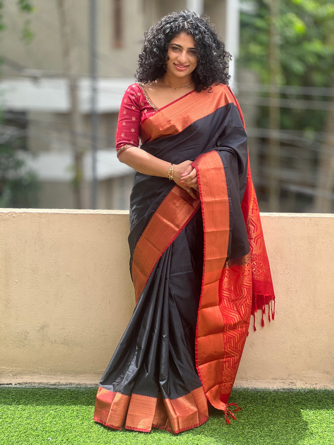 Geometrical Weaving Border Semi Silk Saree | SKT104