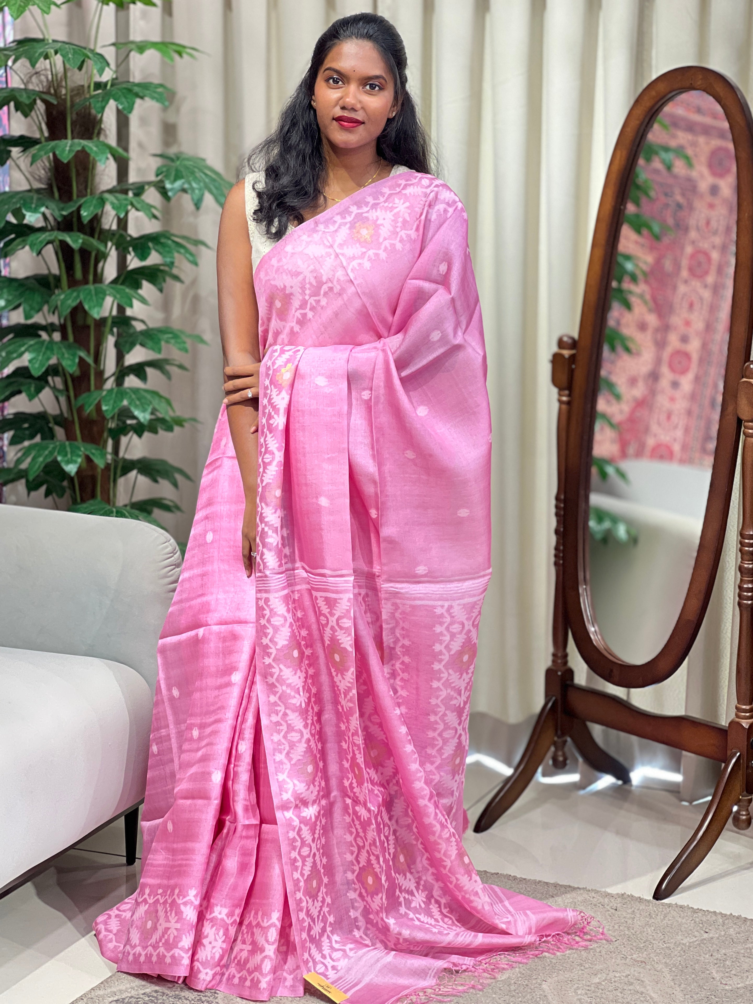 Jamdani Weaved Tussar Saree | SKD110