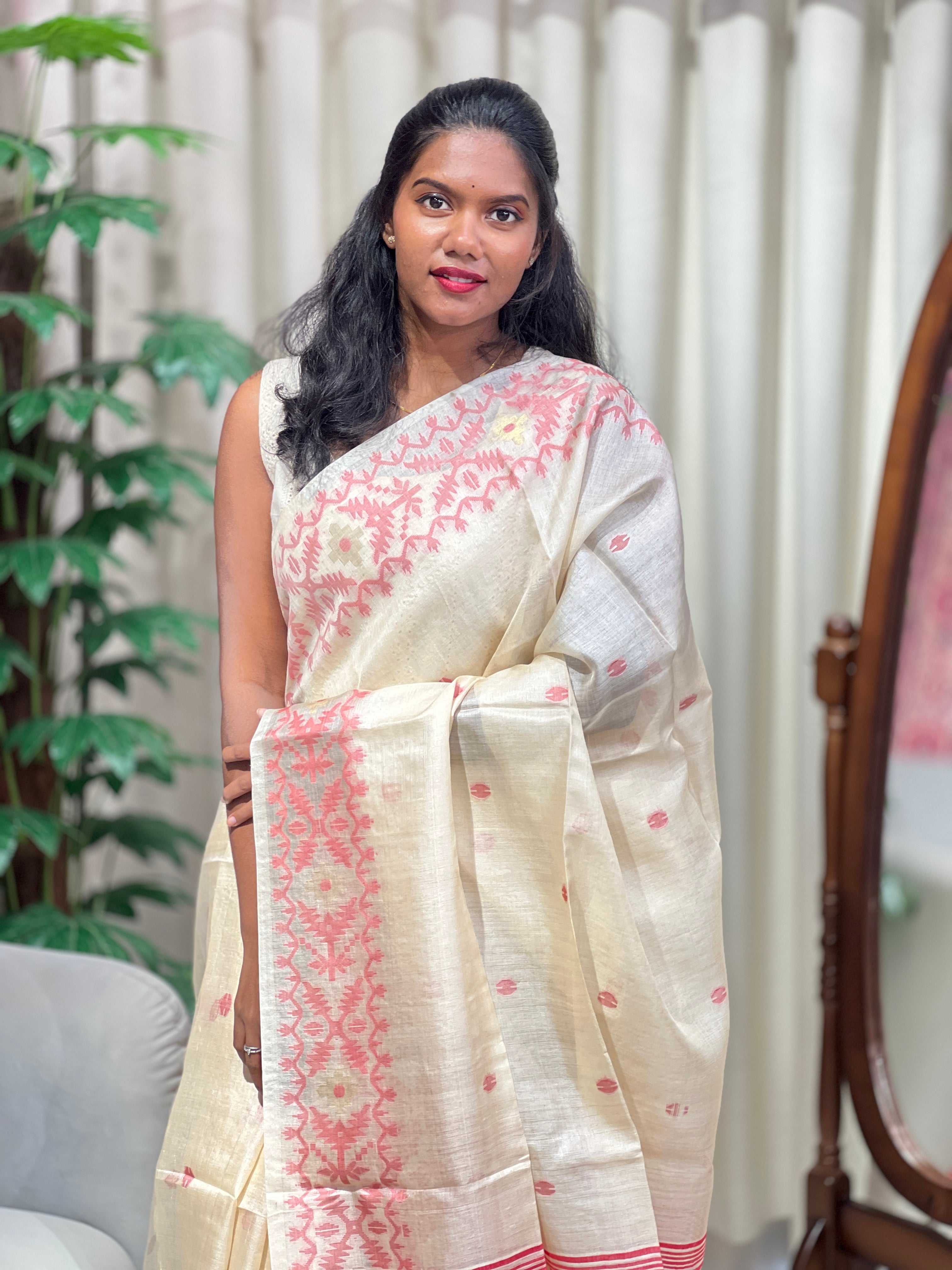 Jamdani Weaved Tussar Saree | SKD118
