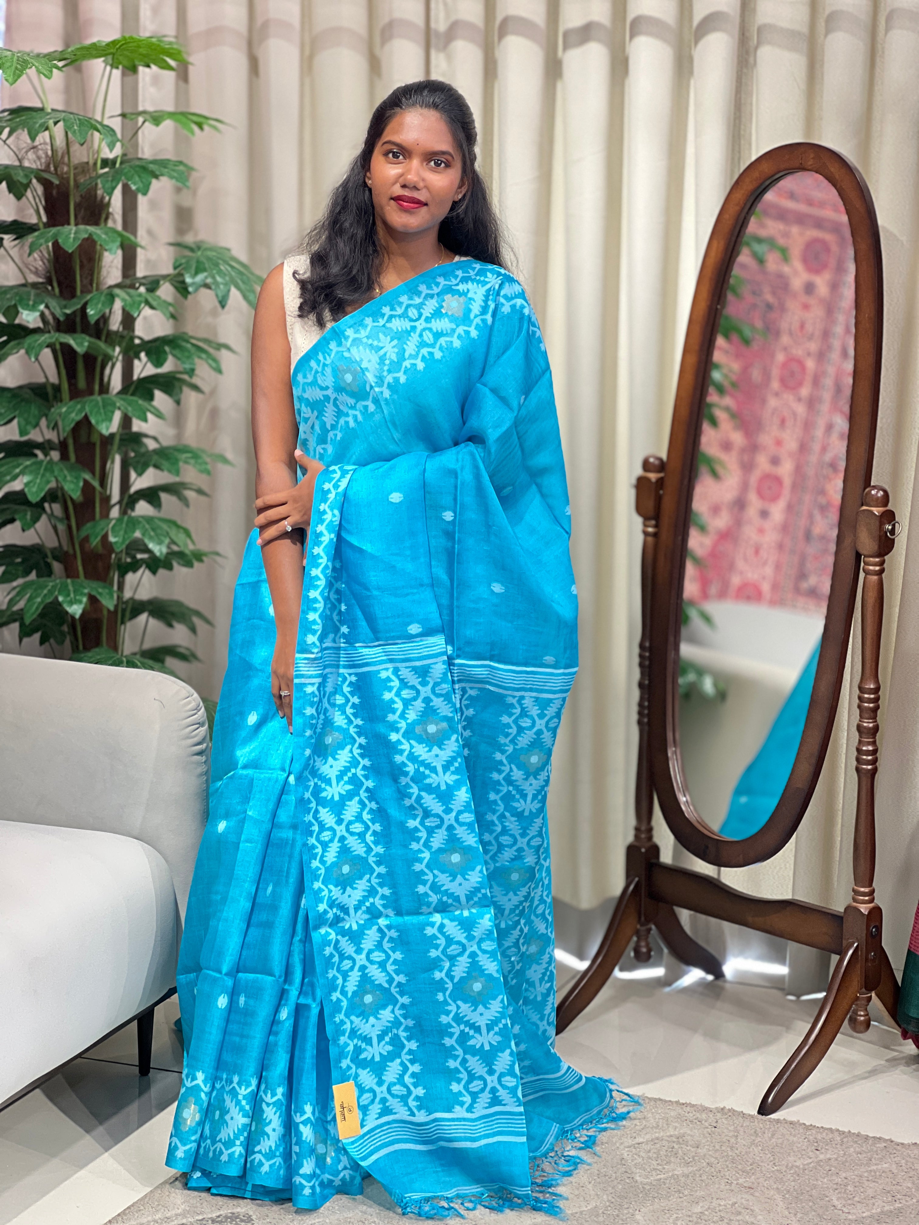 Jamdani Weaved Tussar Saree | SKD105