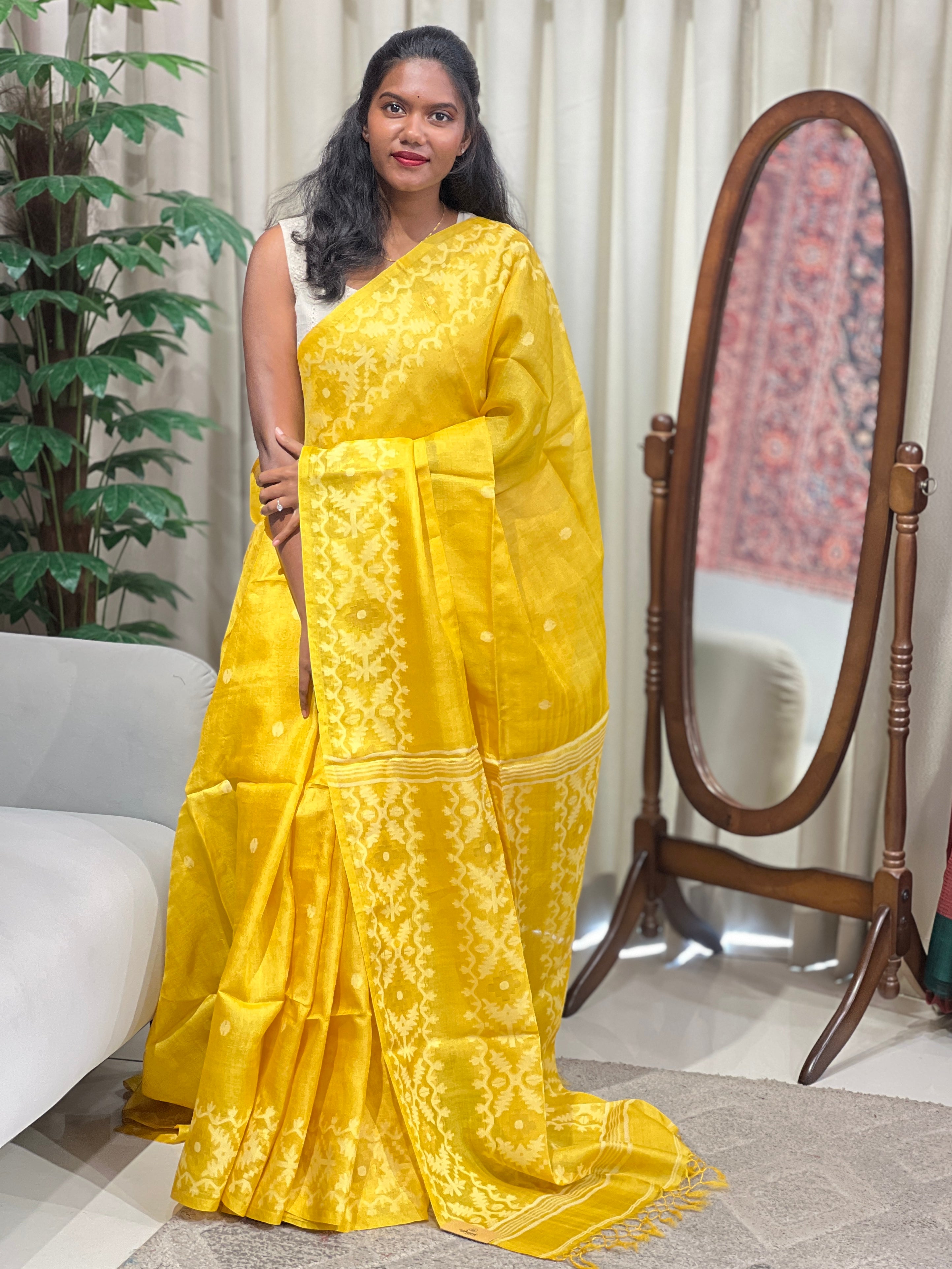 Jamdani Weaved Tussar Saree | SKD108