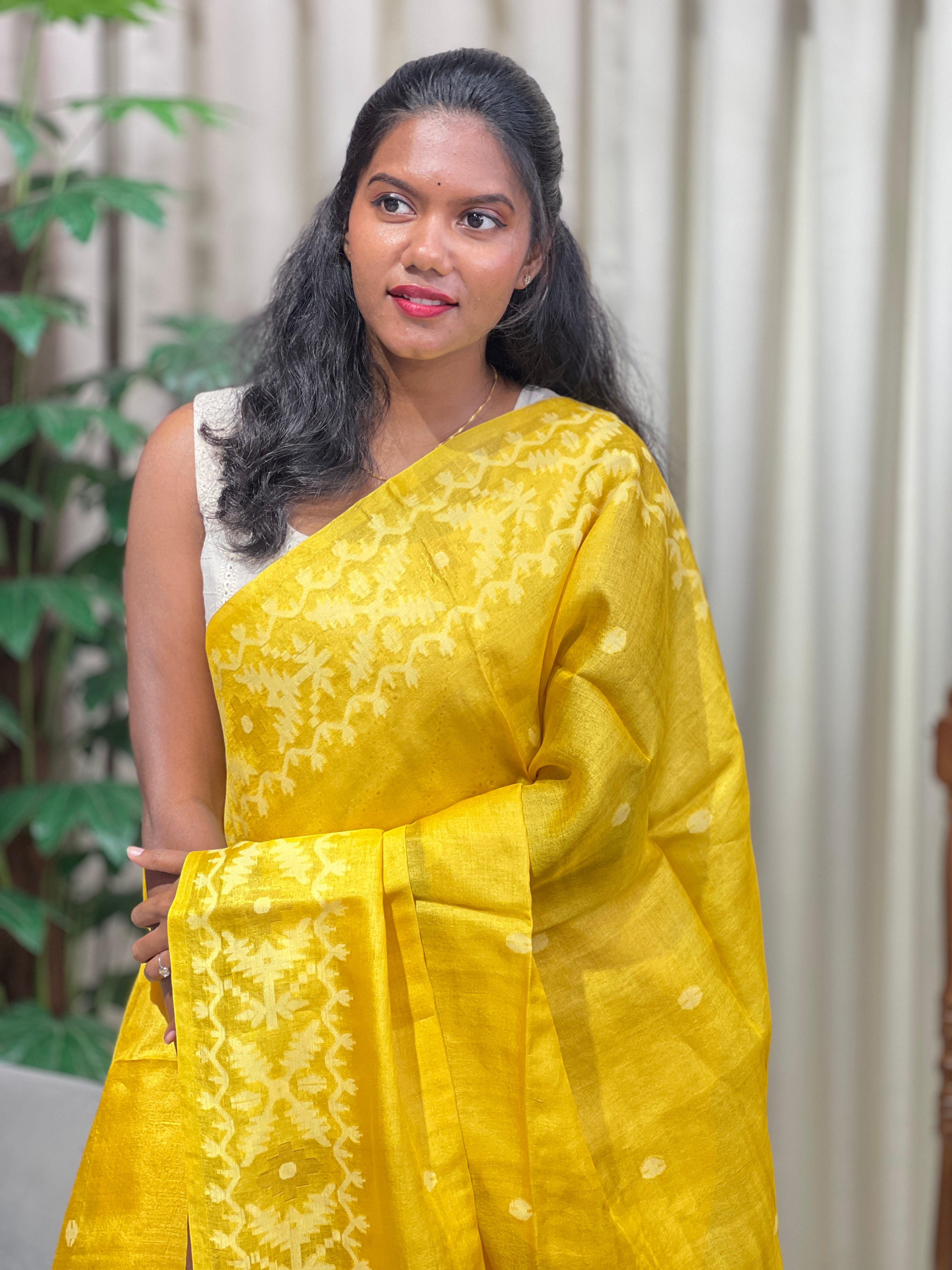 Jamdani Weaved Tussar Saree | SKD108