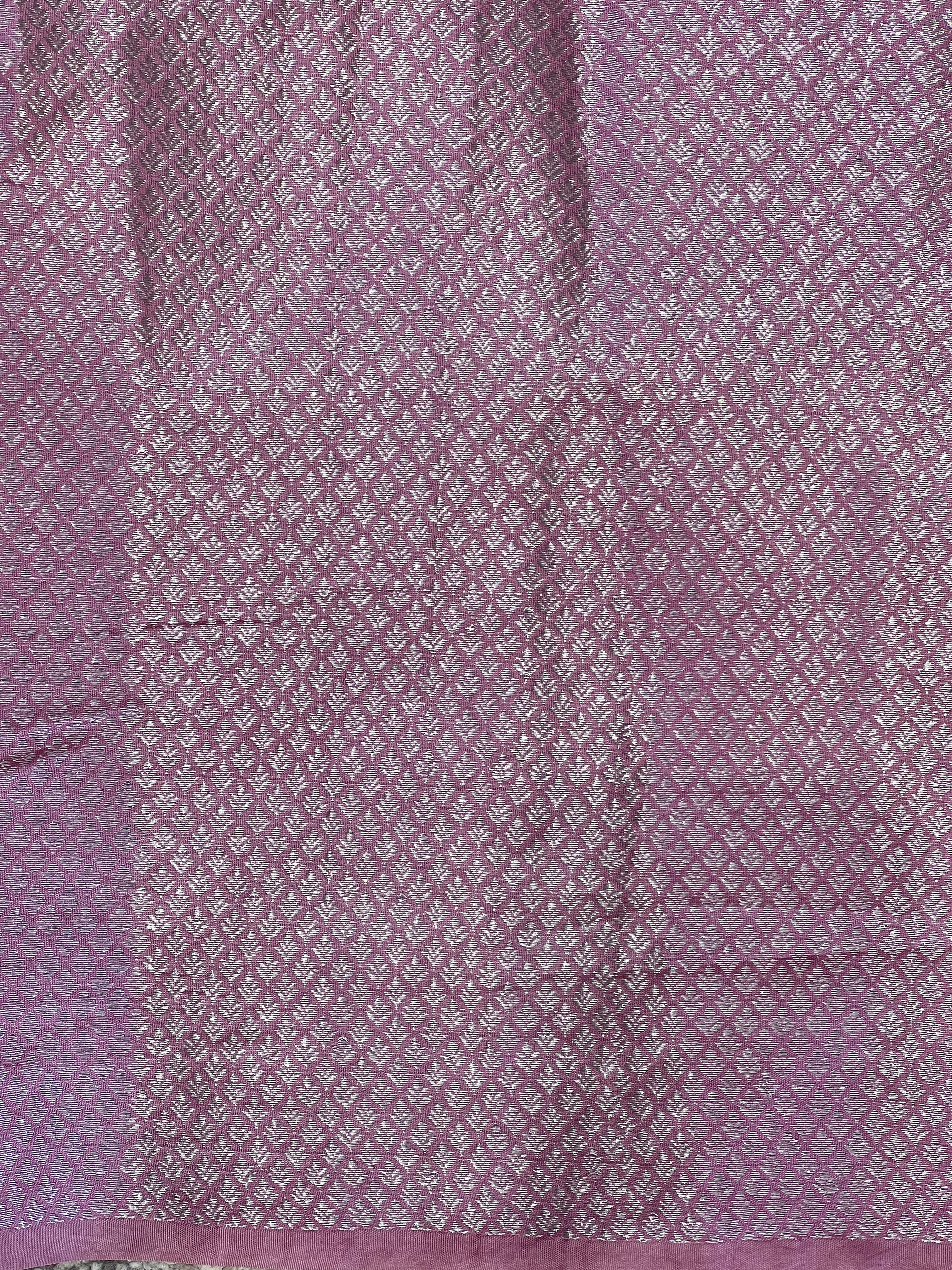 Zari And Thread Woven Banarasi Silk Saree | YNG973