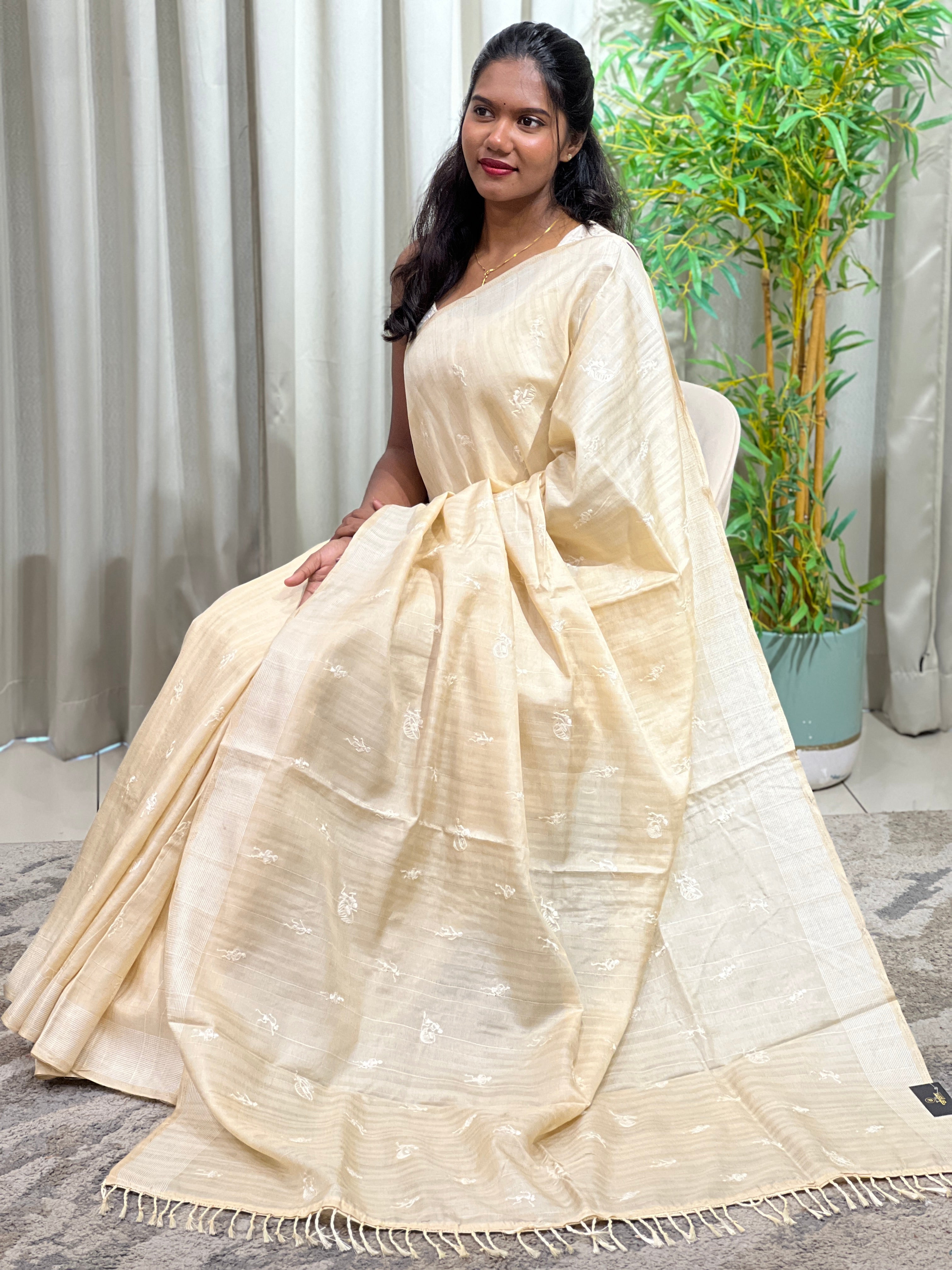Warli Printed Pattern Tussar Saree | SUN808