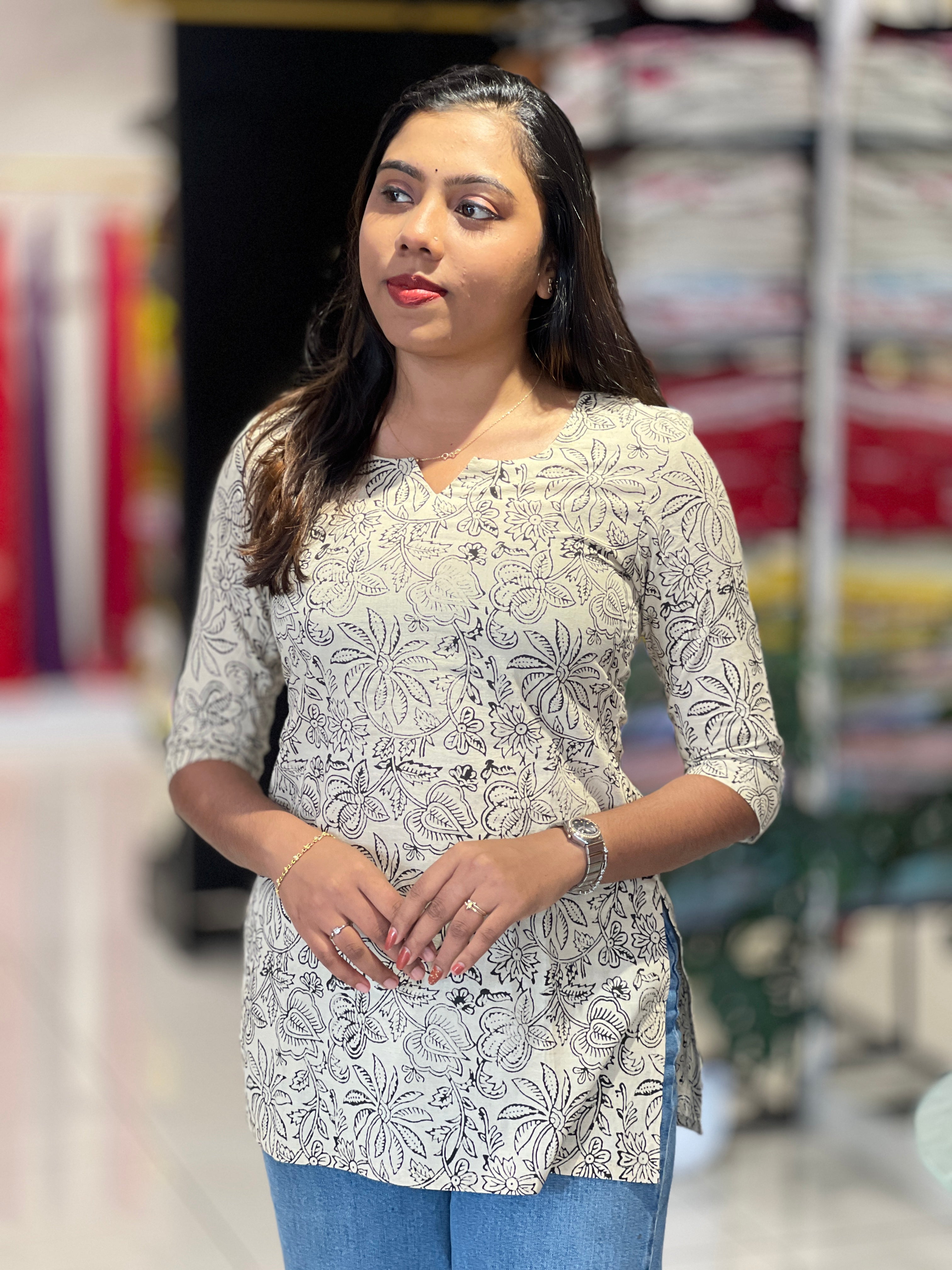 Jaal Pattern Cotton Short Kurta | DNT937